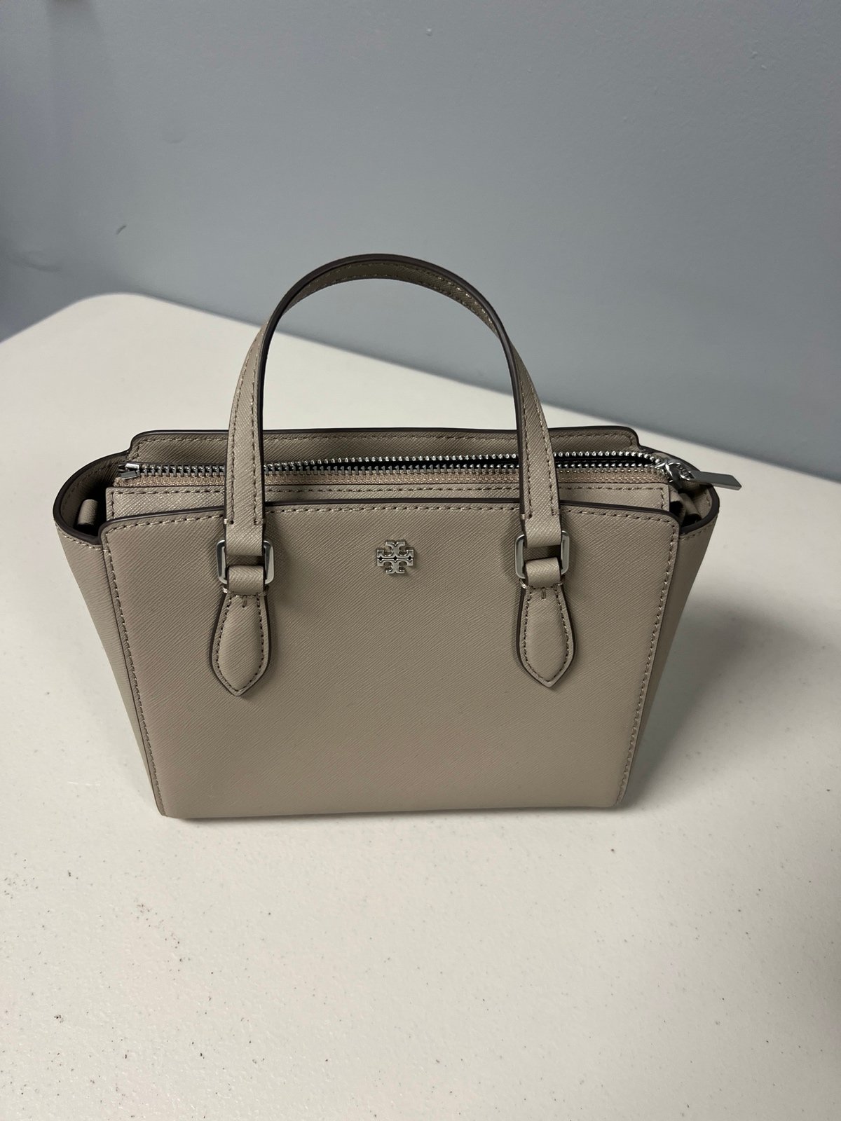 Tory Burch EMERSON MINI TOP ZIP TOTE