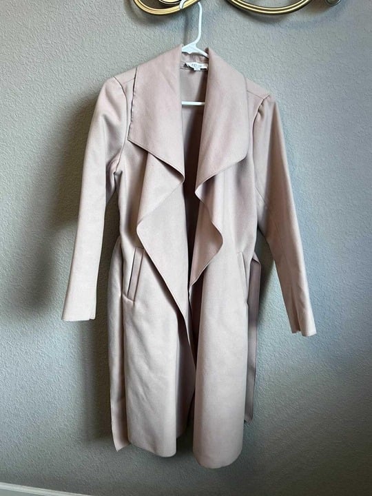 WOMENS SIZE LARGE PINK DRESS COAT WITH POCKETS & BELT - NWOT!