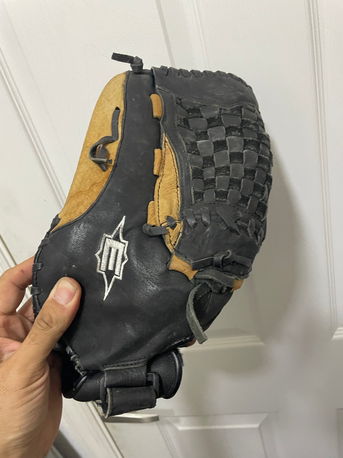 Easton Baseball Glove R14 Size