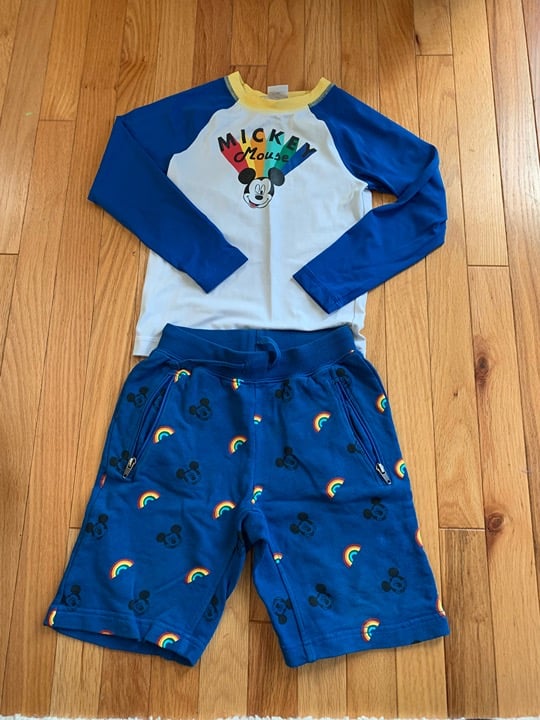 Sz 110 (5y) Hanna Andersson Swim top and matching sweatshorts