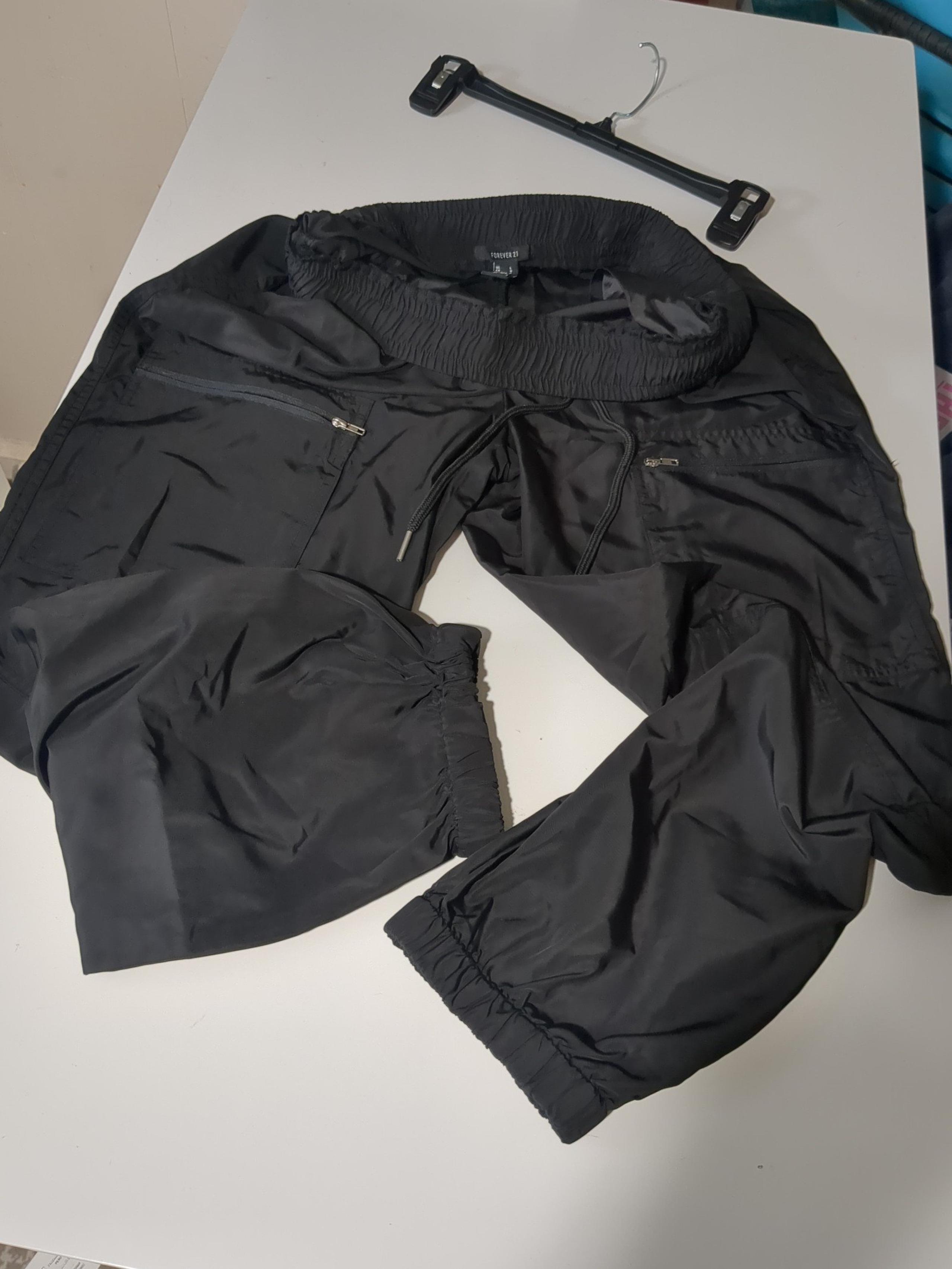 FOREVER 21 Nylon Cargo Pants Sz L