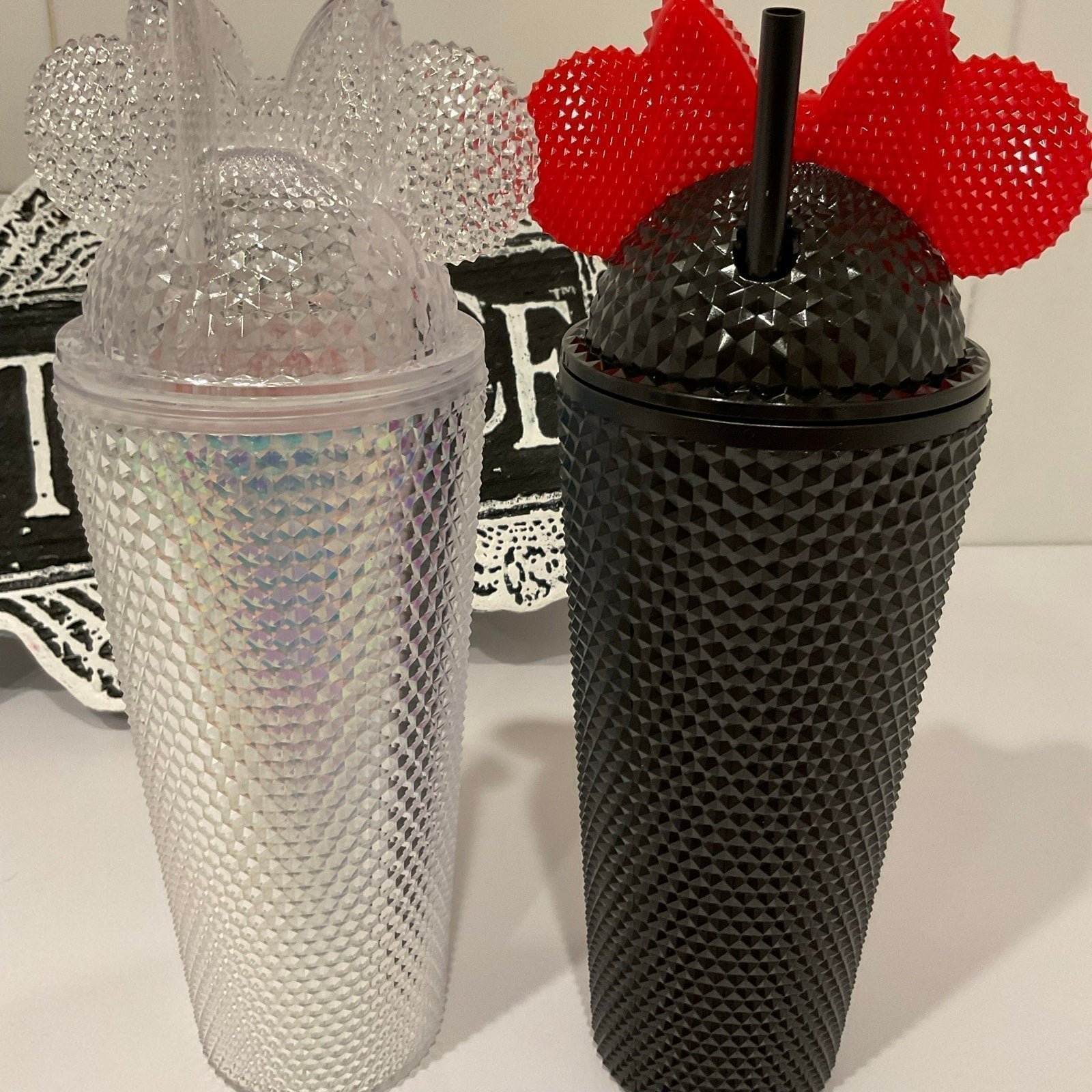 NWT MICKEY AND MINNIE MOUSE TEXTURE CUPS