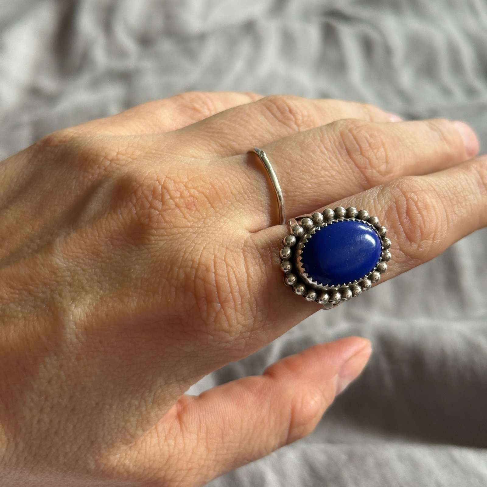 Silver Dot Design Oval Lapis Ring