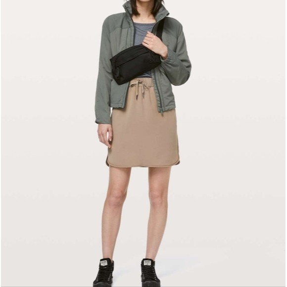 Lululemon On The Fly Skirt *Woven in Frontier Tan Size 4 Minimalist