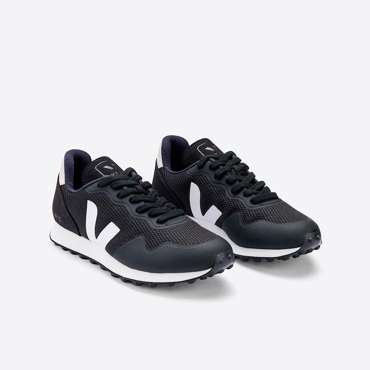 VEJA SNEAKERS