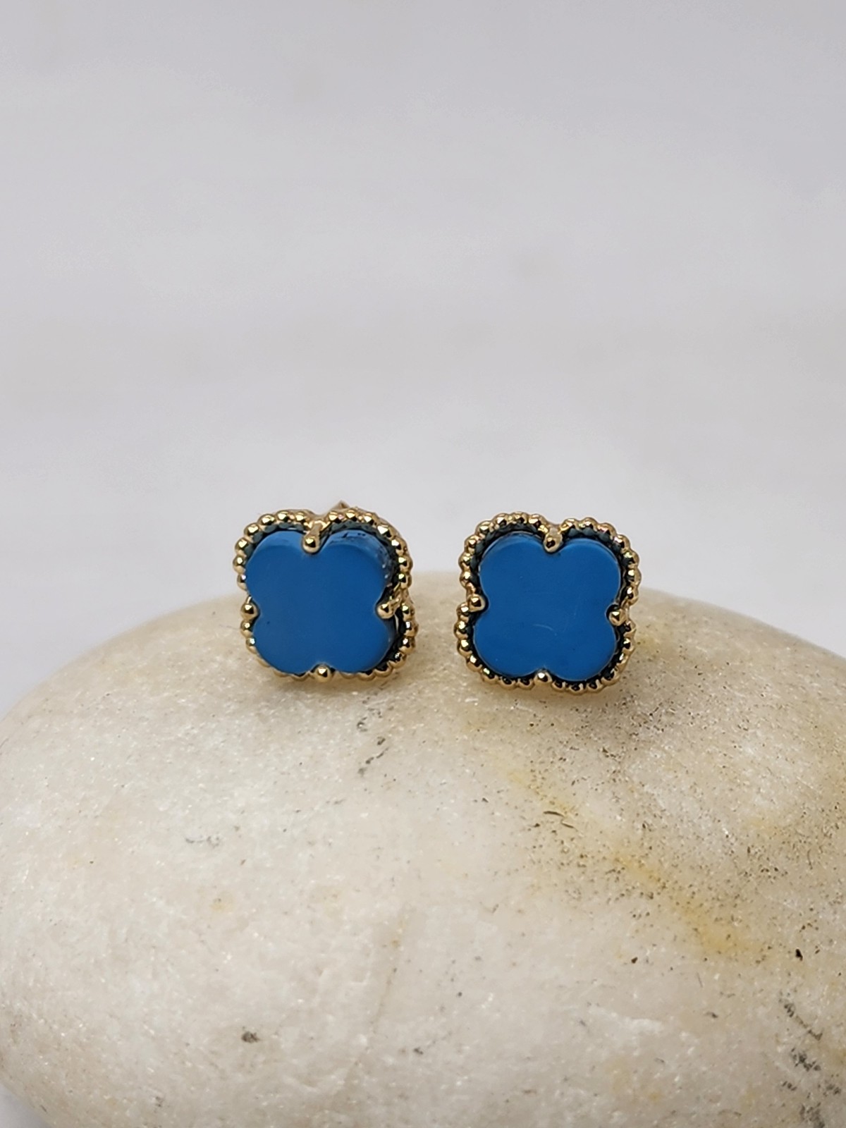 10K Gold clover earrings