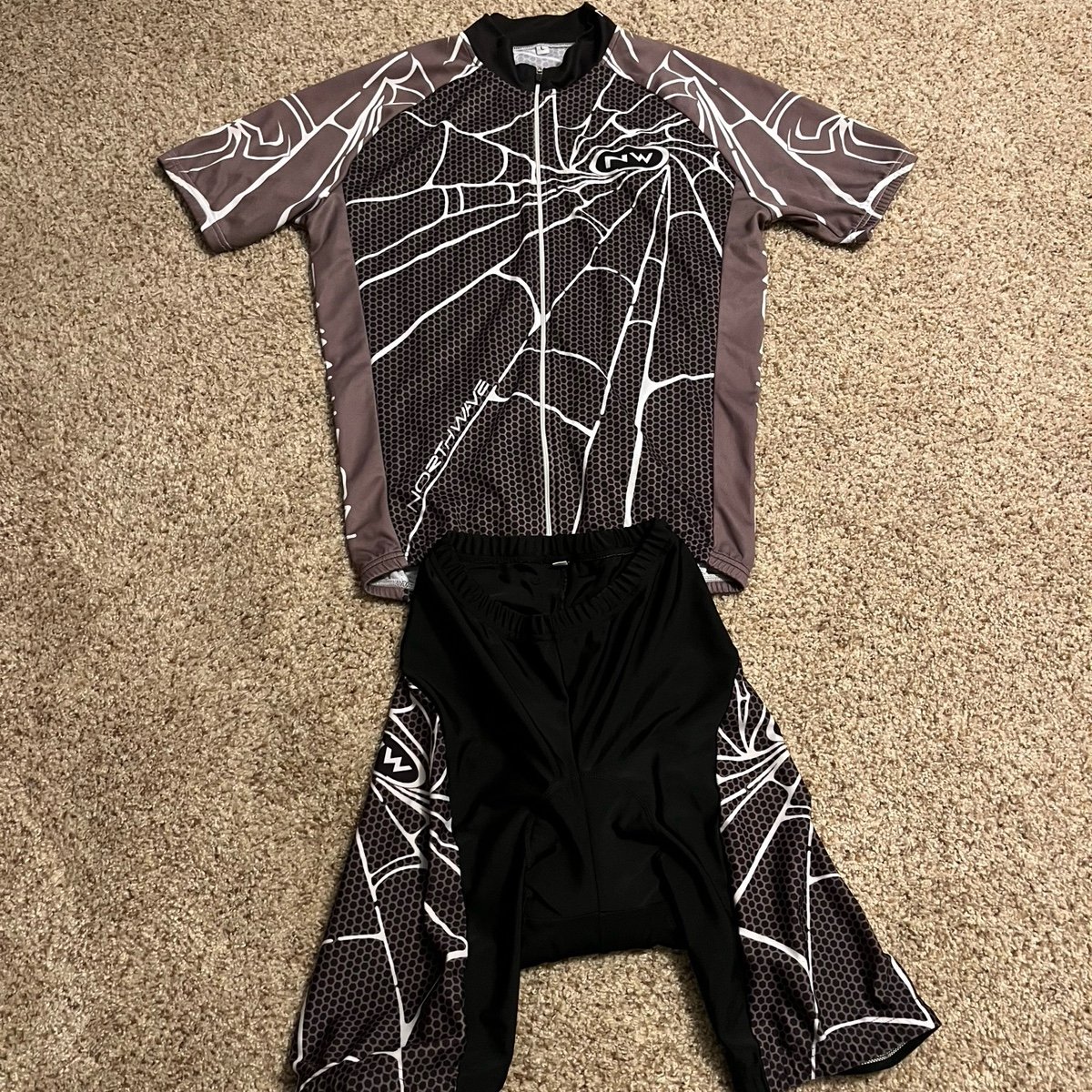 Venom style cycling set by NorthWave