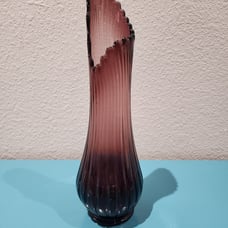 Vintage LE SMITH SWUNG AMETHYST VASE