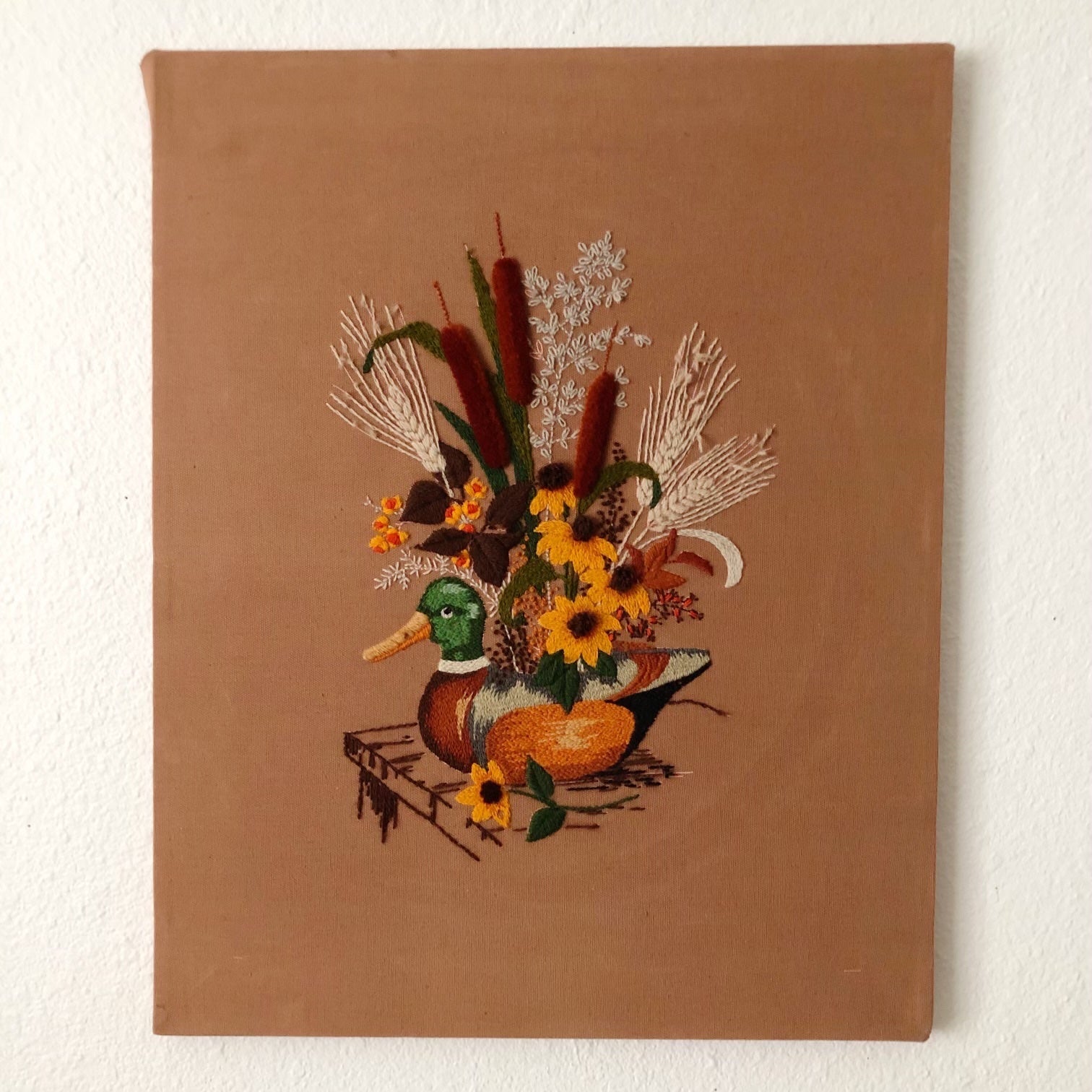 Vintage Framed 1980’s Sunflower Crewel Embroidery Needlepoint Wall Art Vintage Framed 1980’s Sunflower Crewel Embroidery Needlepoint Wall Art