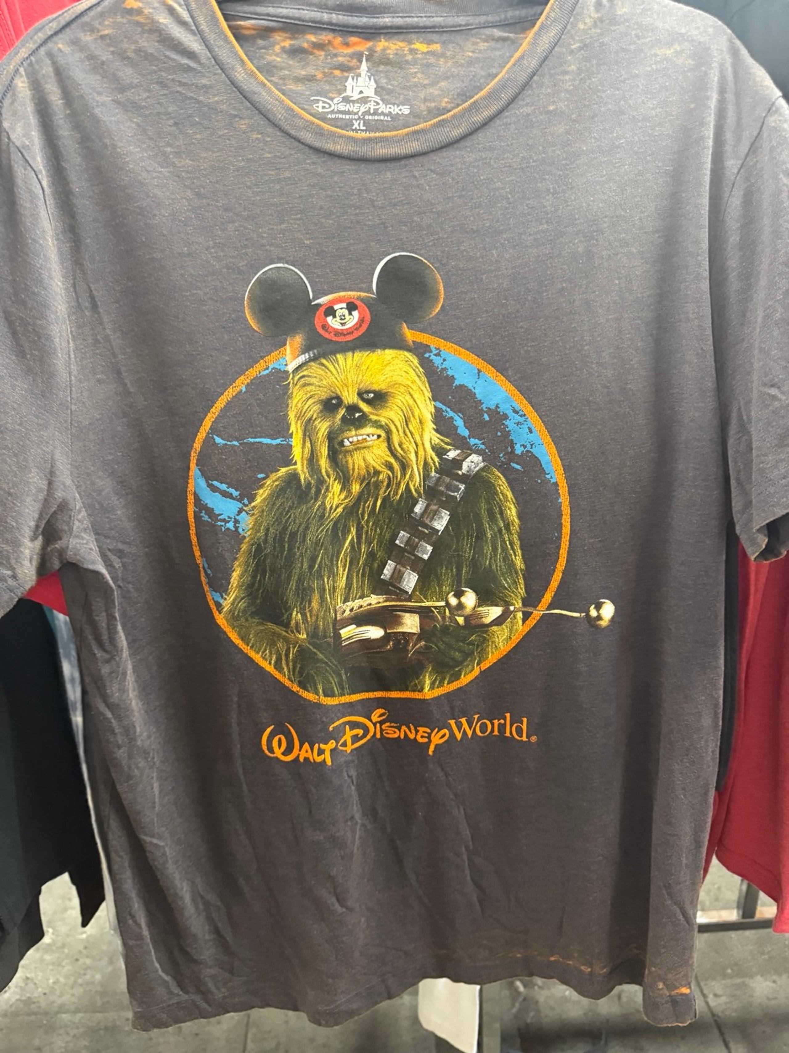 Women’s XL Chewbacca/CHEWEY musketeer hat, Disney parks, burnout T-shirt funny D