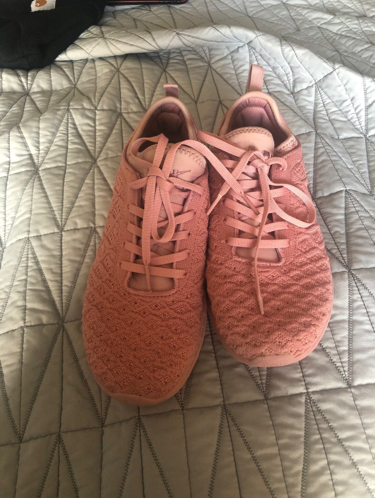 apl shoes mauve pink