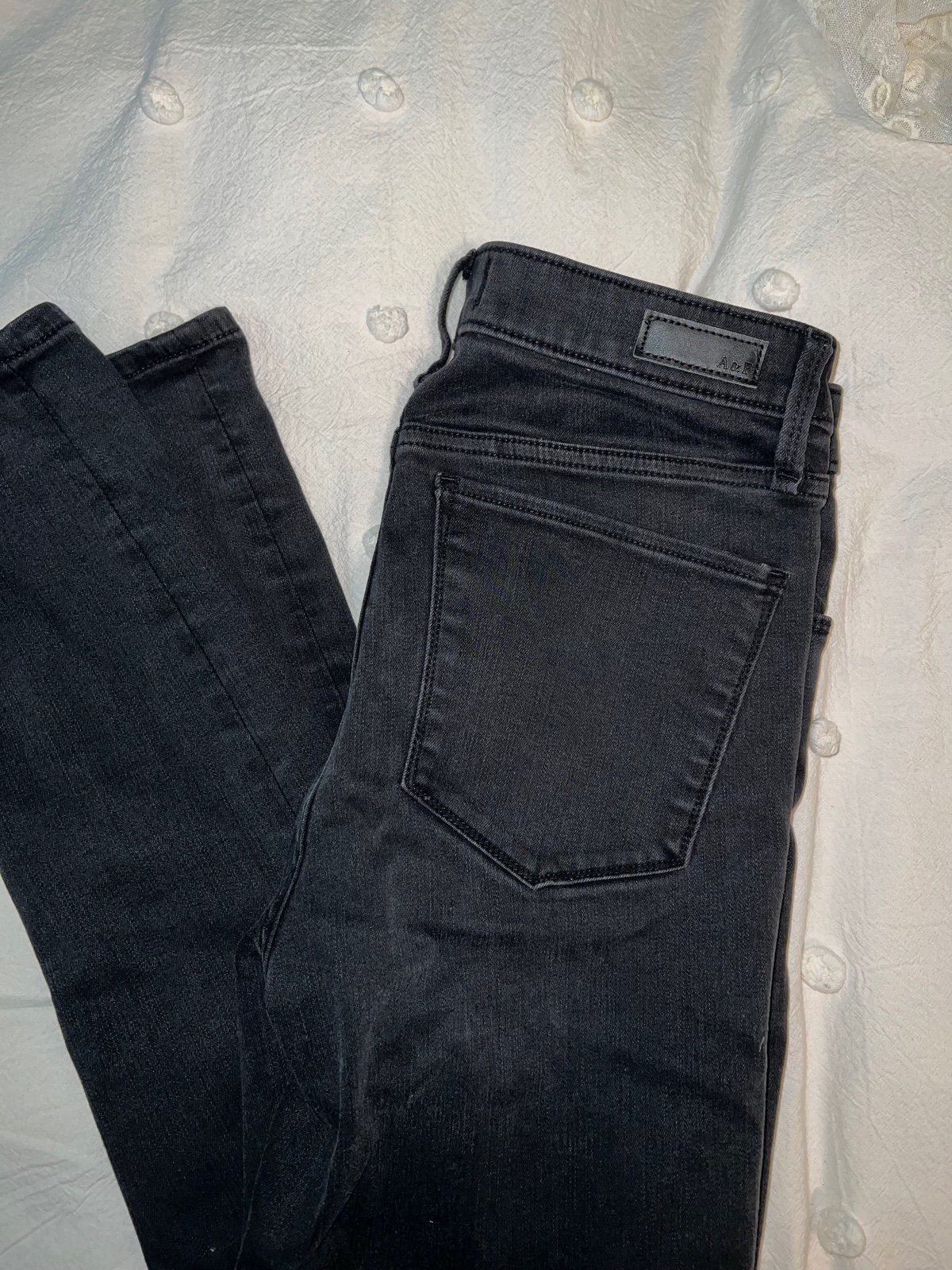 Abercrombie High Rise Ankle Jeans (4-Long)