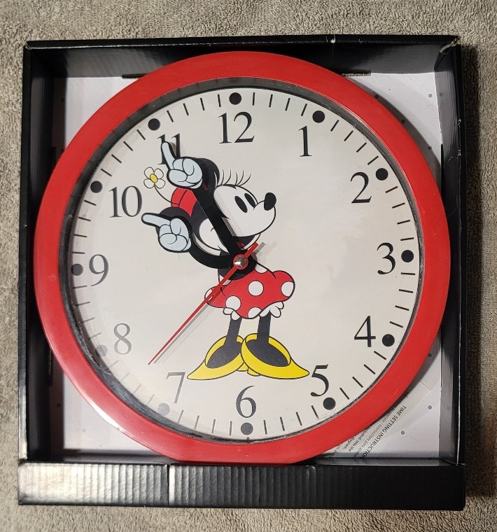 New 10 Minnie Mouse Wall Clock