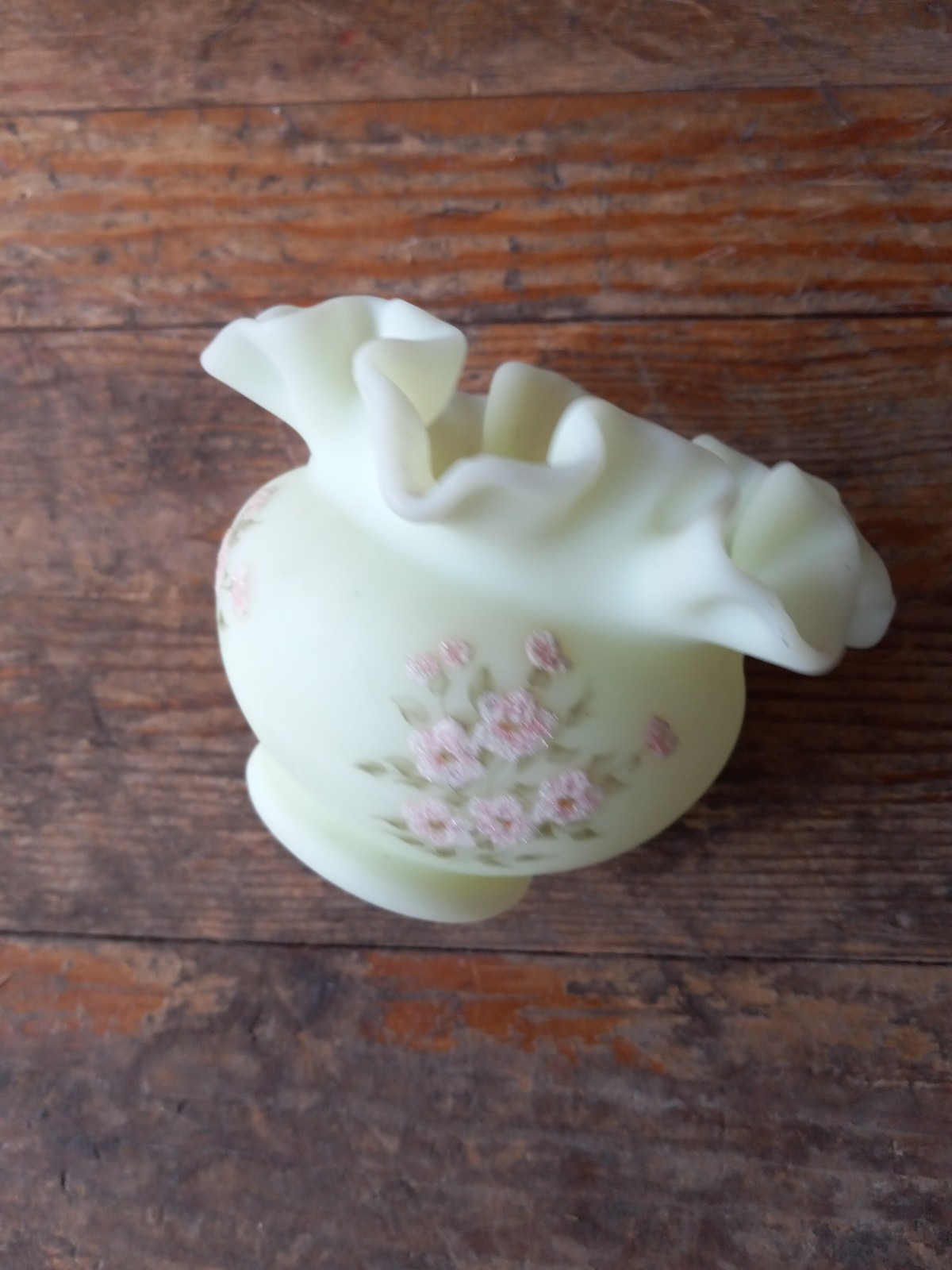 Vintage fenton custard uranium glass ruffled vase- hand painted by D. Robinson