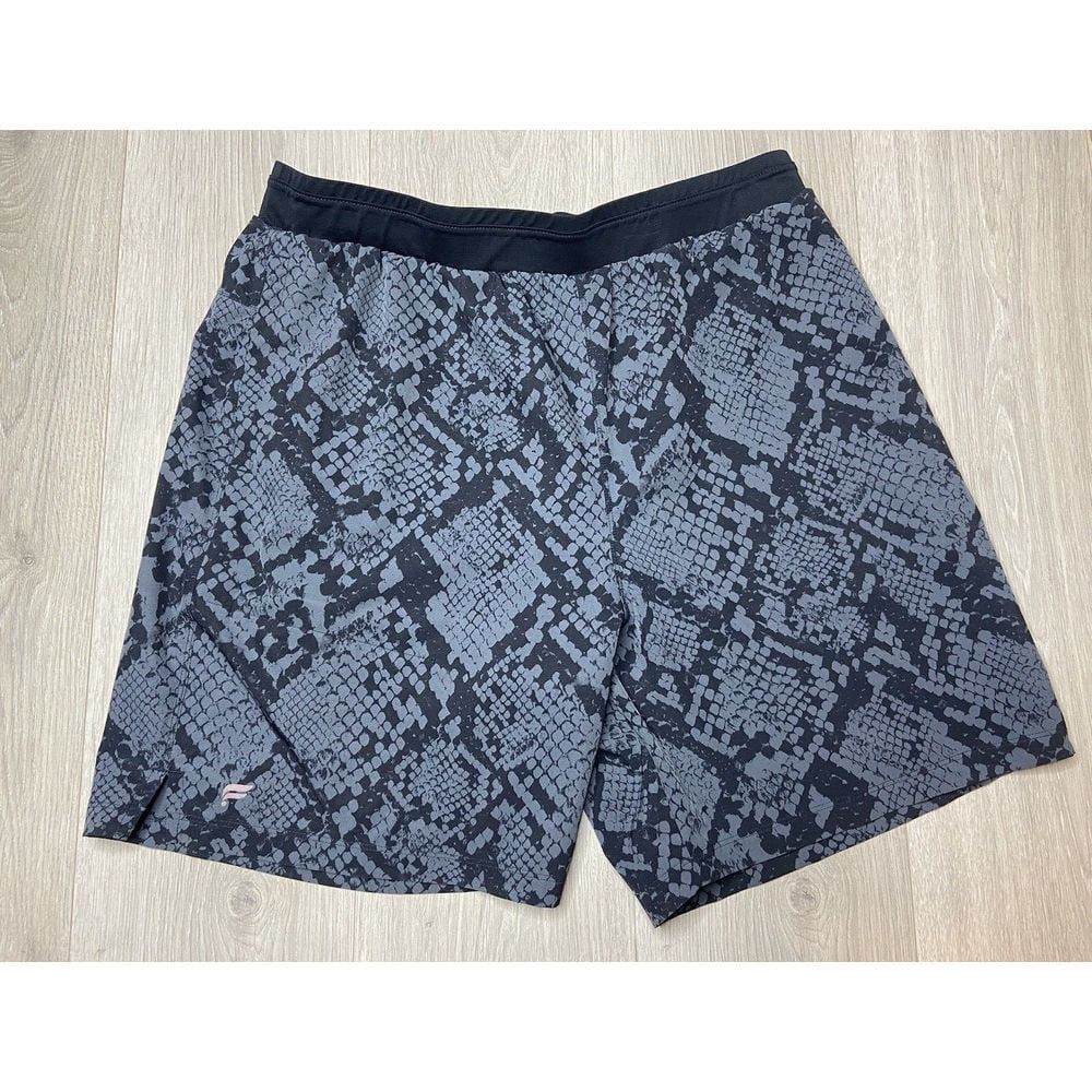 Fabletics Shorts Men XL Snakeskin The Fundamental 2 Lined 7 Run Gym Active Camo