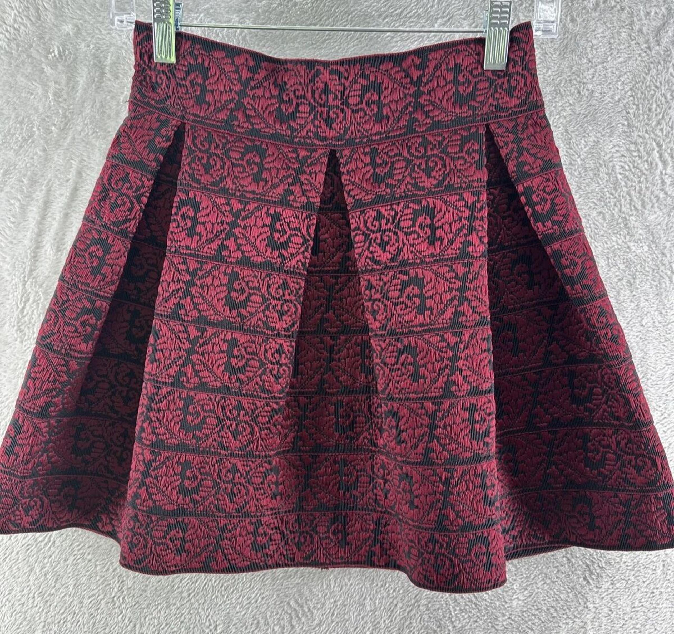 Endless Rose Skirt Womens Size M Burgundy Pleated Skirt Mini Zippered Back