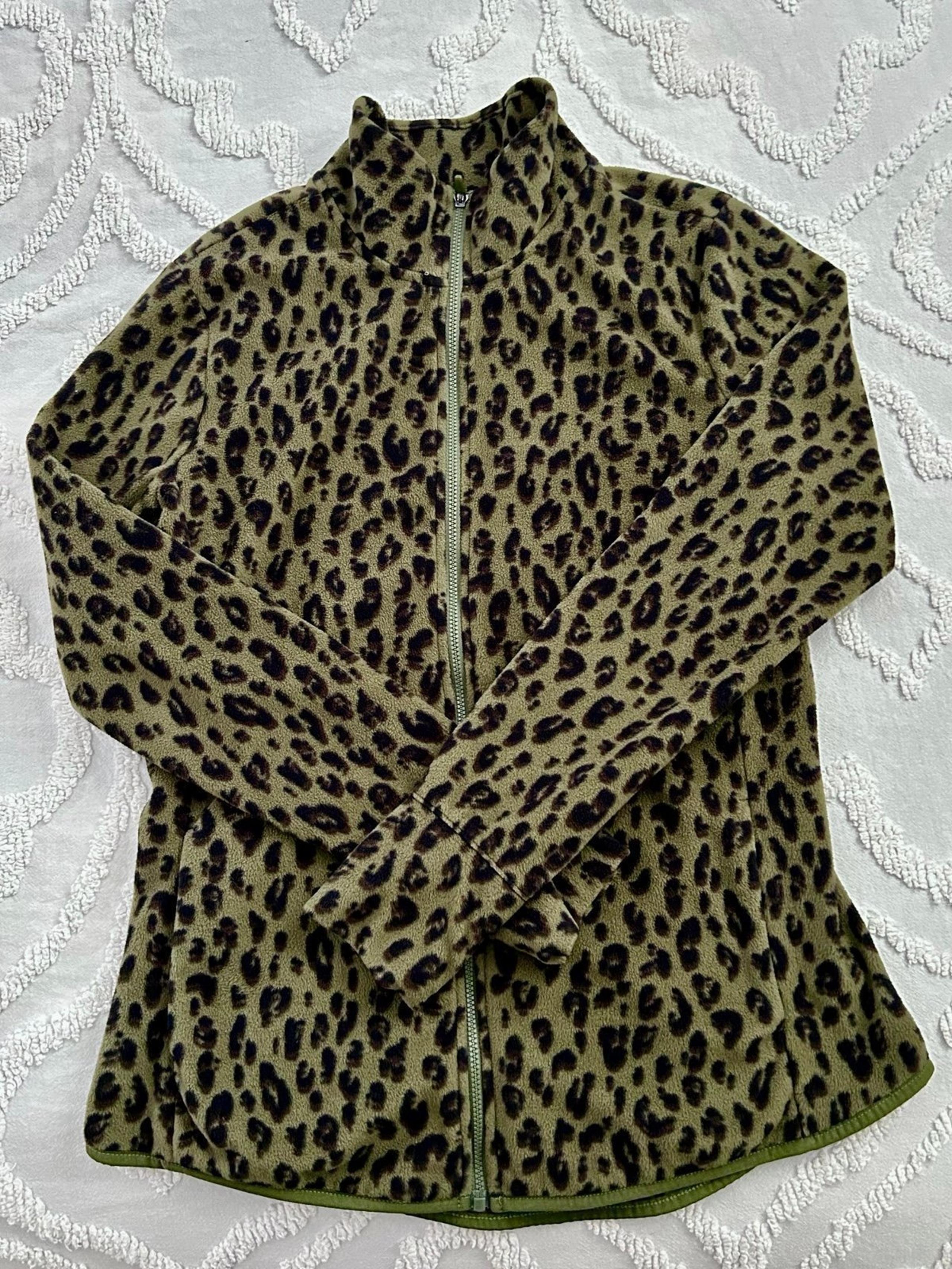 Old Navy Women’s Small Fleece Jacket Full Zip Olive Green Animal Print Thumbhole