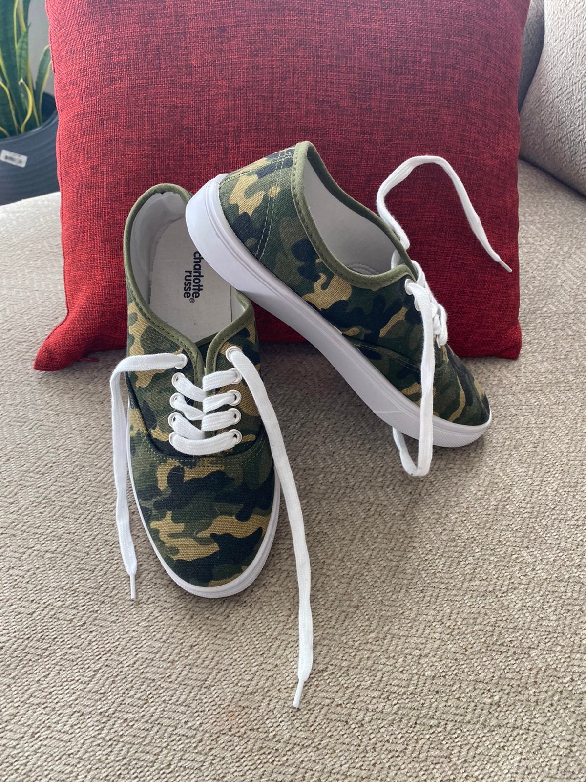 Charlotte russe deals sneakers
