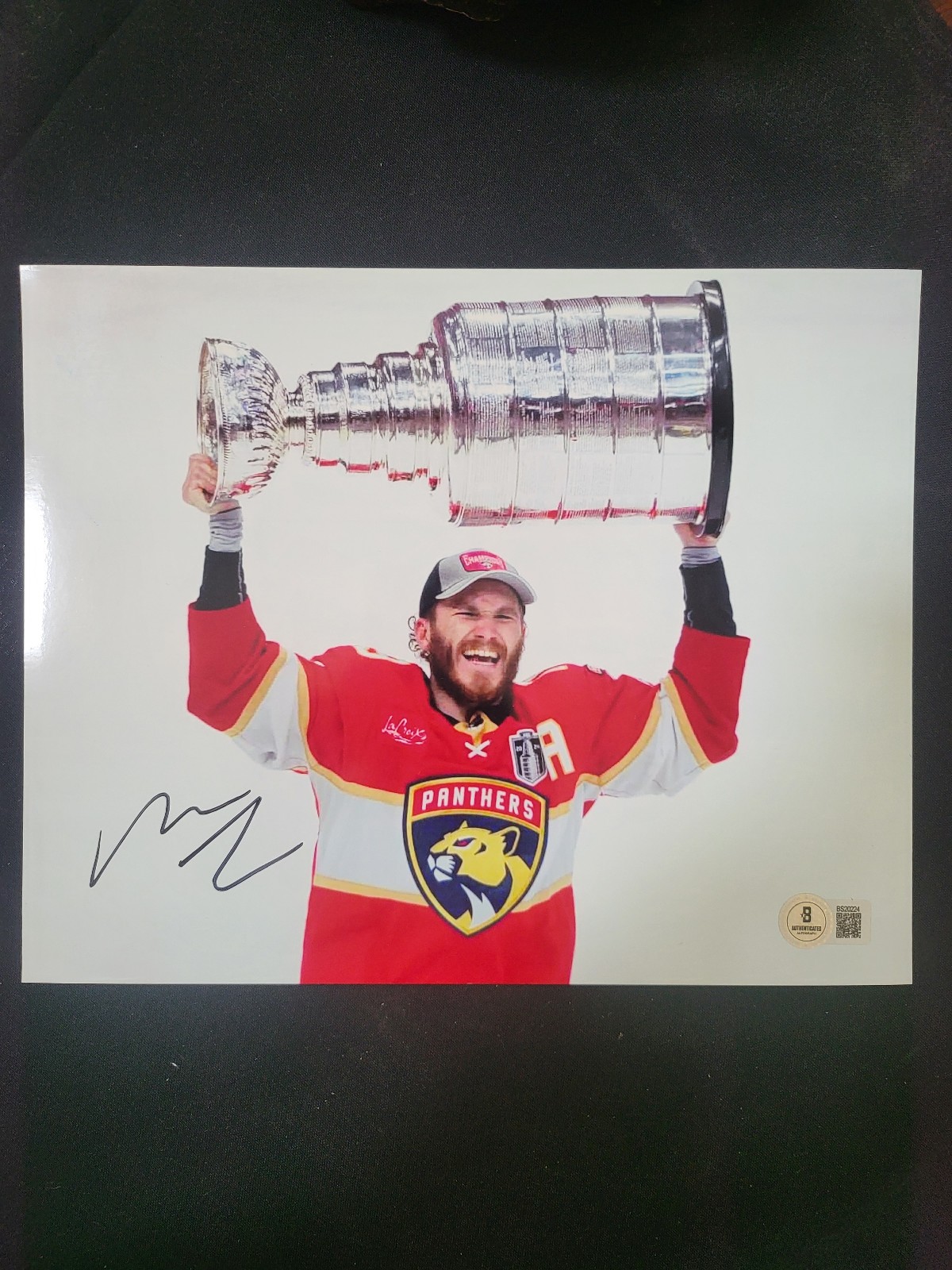 Matthew Tkachuk signed photo