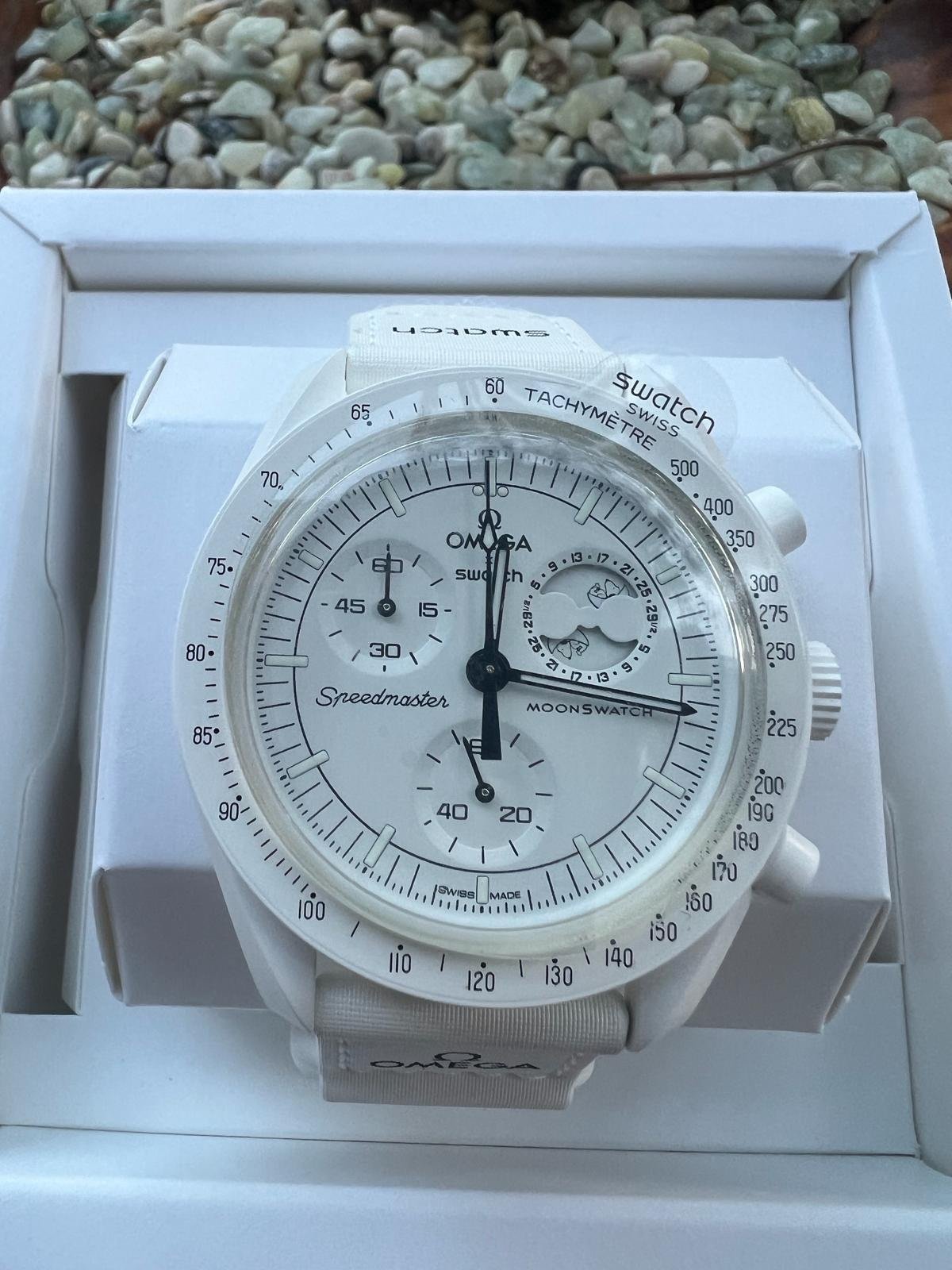 swatch x Omega mission to moonphase snoopy
