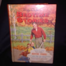 Uncle Arthur's bedtime stories by Arthur S Maxwell display copy
