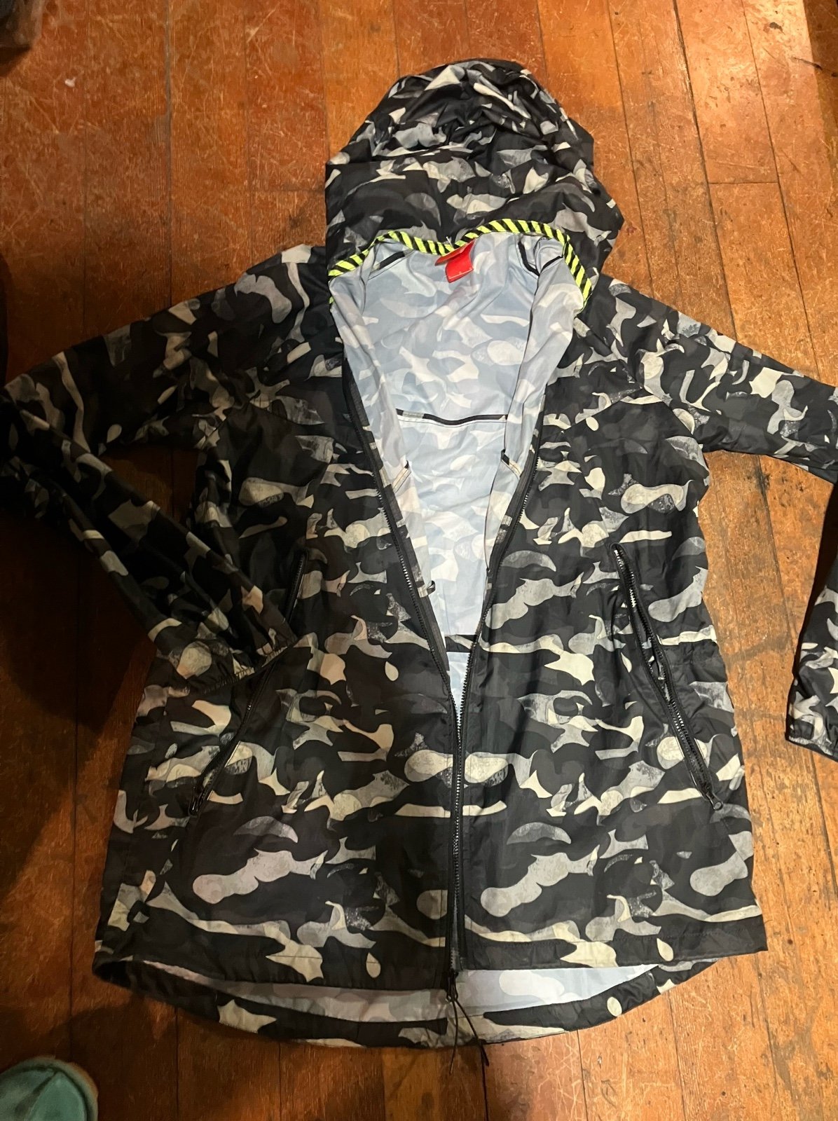Nike camo jacket womens hotsell