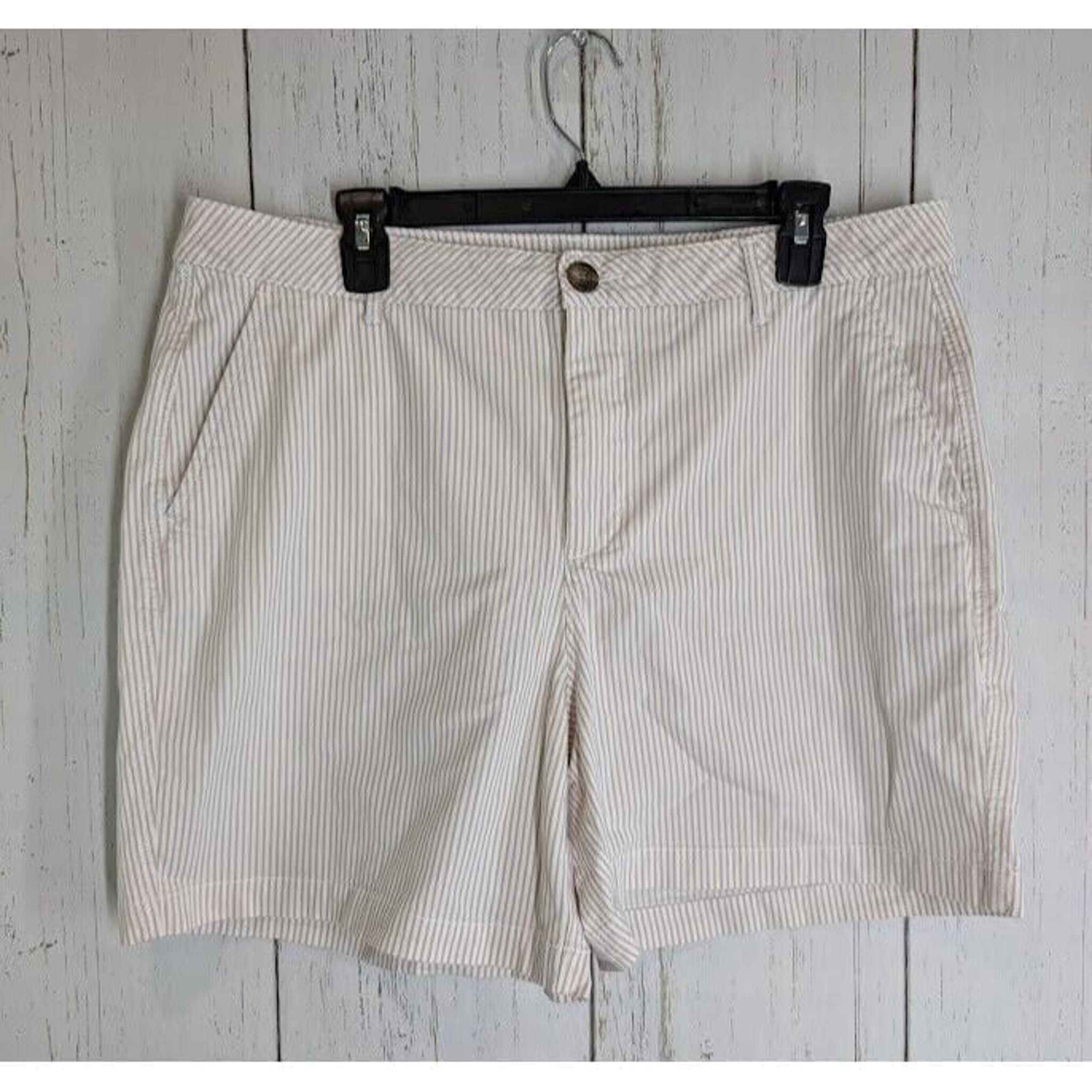 Croft Barrow Size 16 White Tan Stripe Casual Womens Outdoor Summer Khaki Shorts