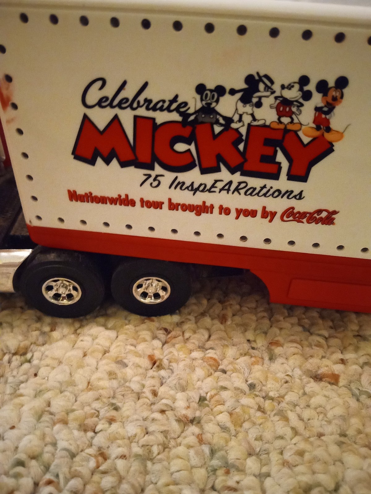 November Black Friday Sale - Vintage Disney Mickey Mouse coca-cola truck - Thrifty Thursday:£36[hoToys & Collectibles_4208910ua]