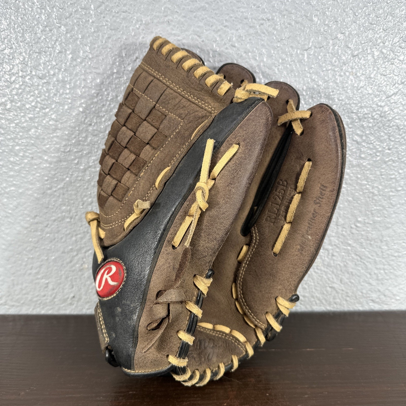 Rawlings RL125B Renegade Black Brown Leather Right Hand Mitt Glove RHT 12.5