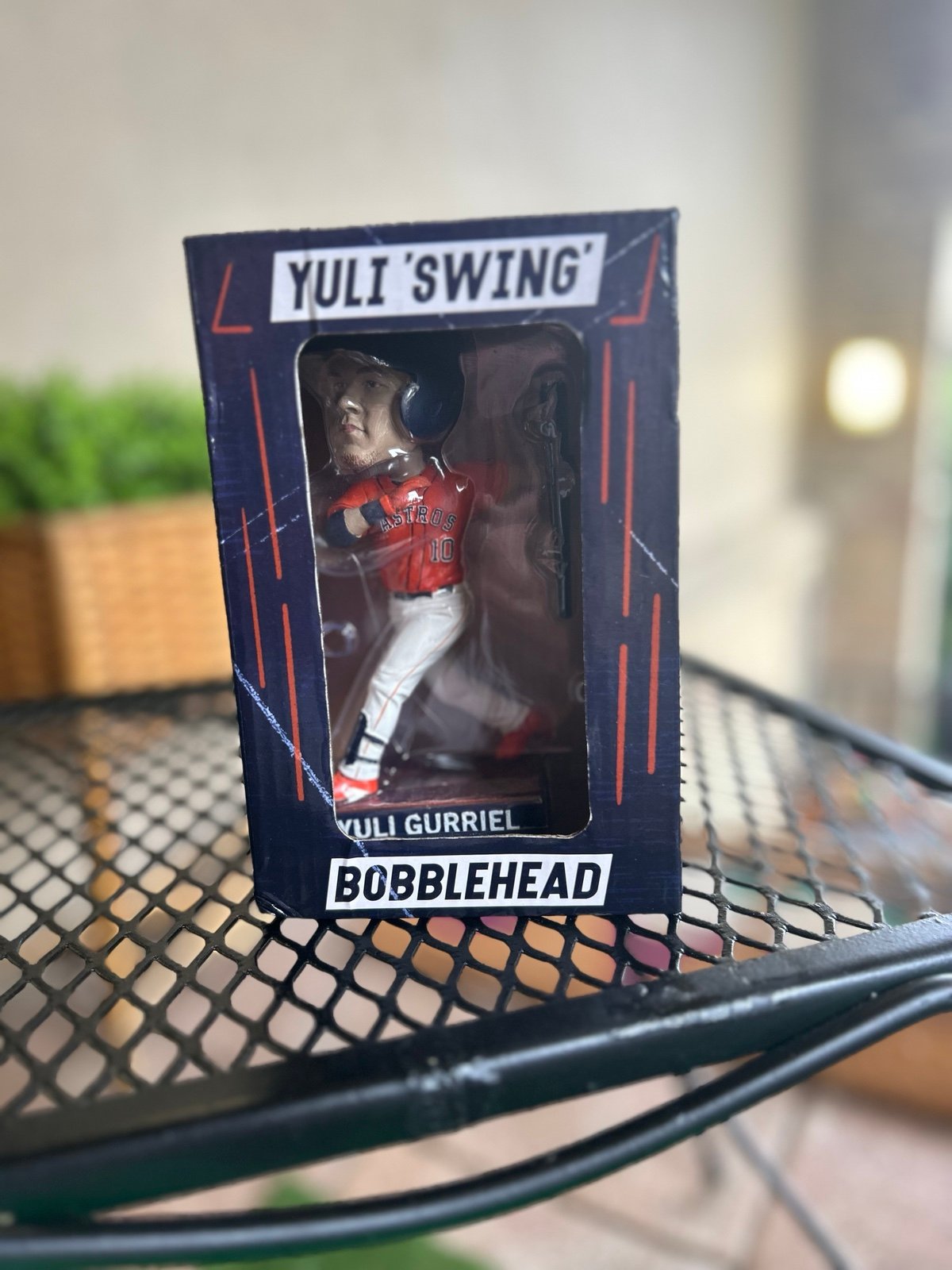 YULI’S SWING BOBBLEHEAD!