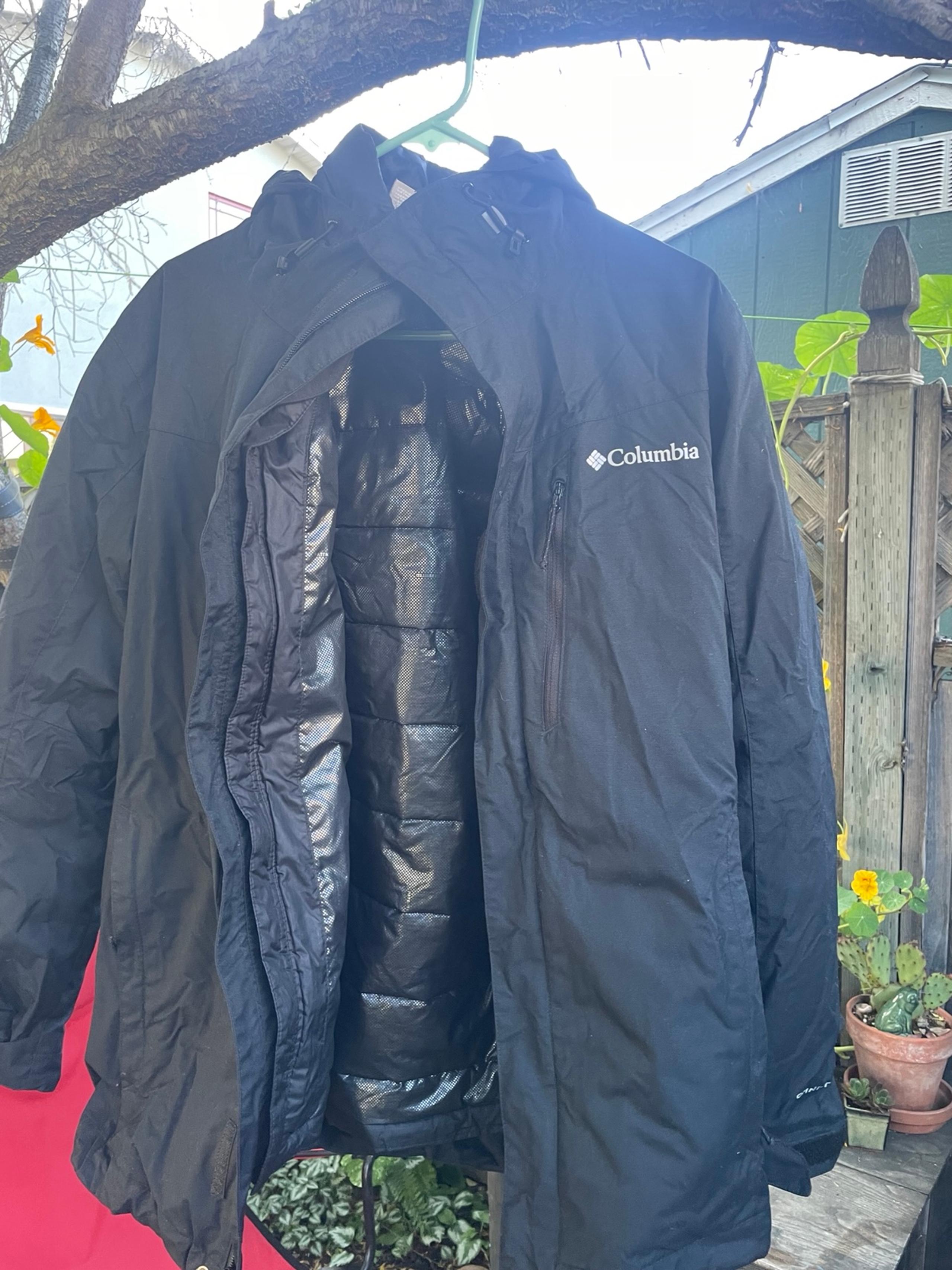 Columbia 2 in 1 rain and puffer jacket mens small Columbia 2 in 1 rain and puffer jacket mens small