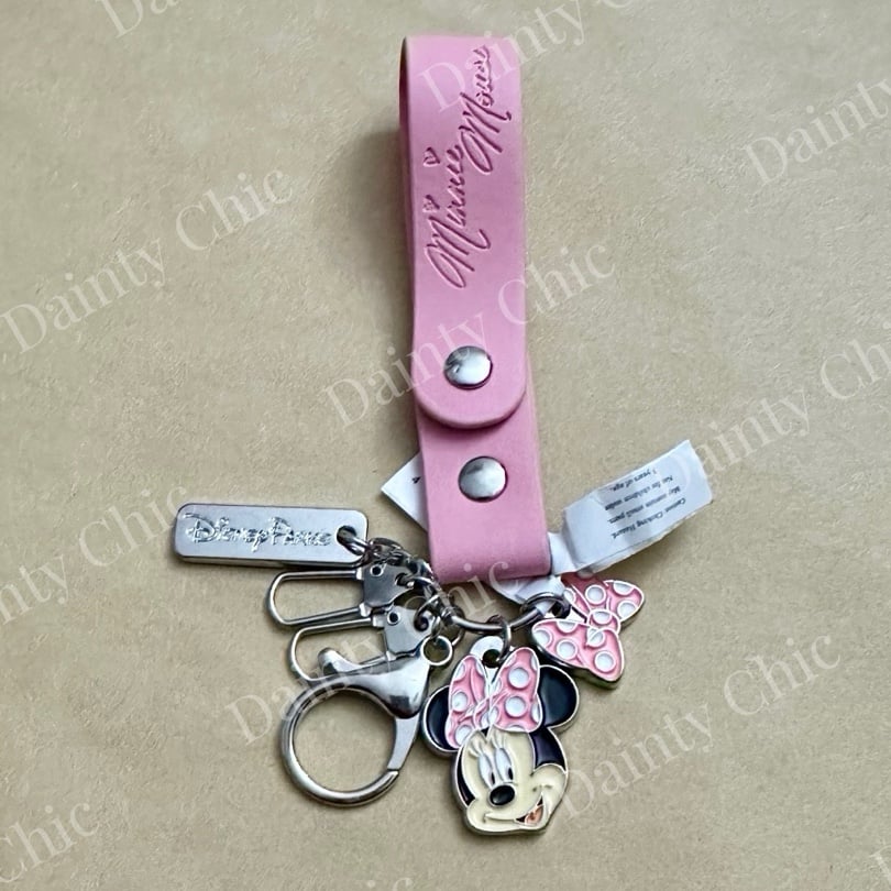 Disney Parks Minnie Mouse Ear Holder Keychain