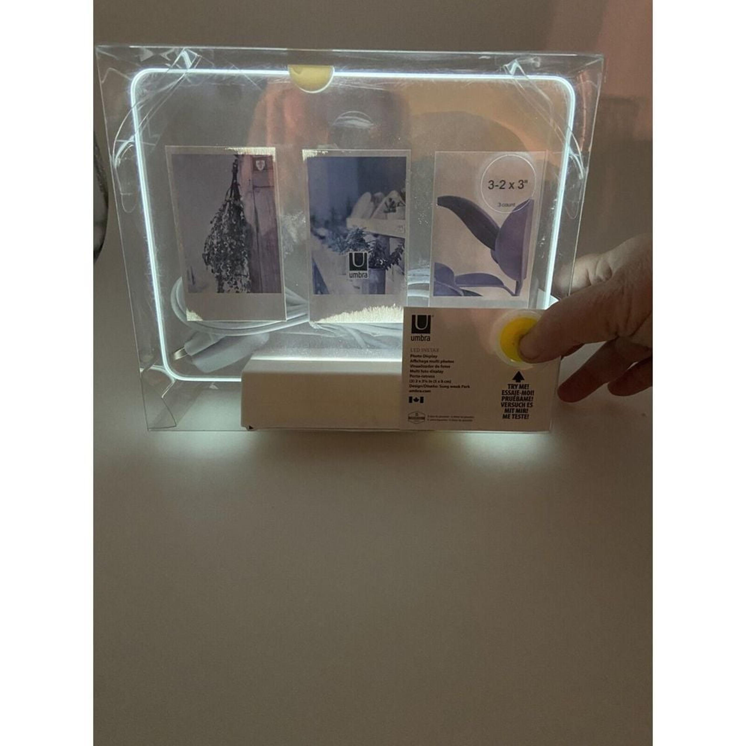 Umbra GLO LED Photo Display 3-2x3 Inches Illuminated with Embedded White NIB