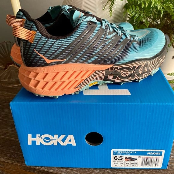 HOKA ONE ONE | W SPEEDGOAT 4 | 6.5 Womens | Blue & Coral