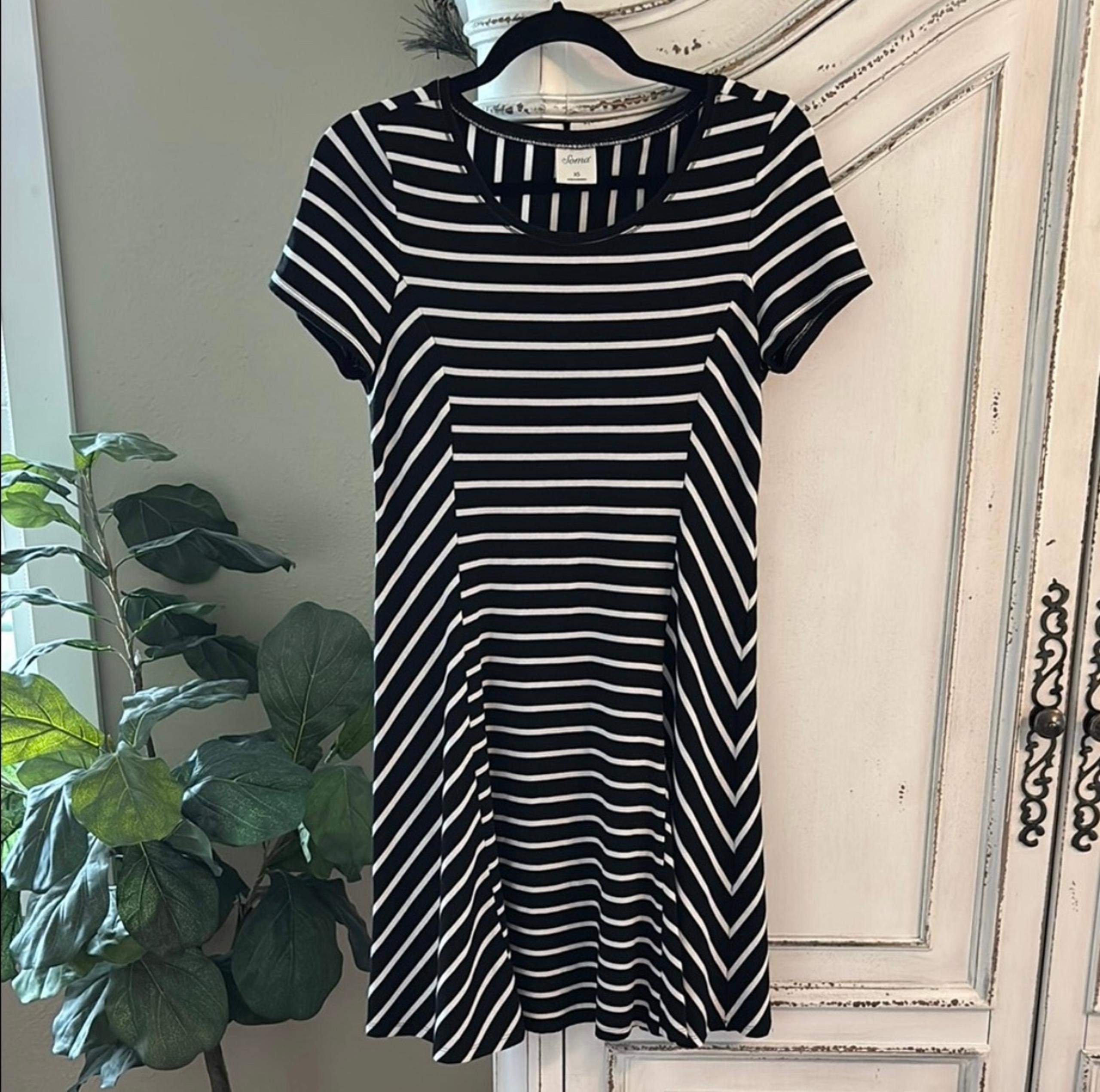 SOMA Black White Striped Short Sleeve
Lounge Dress XS