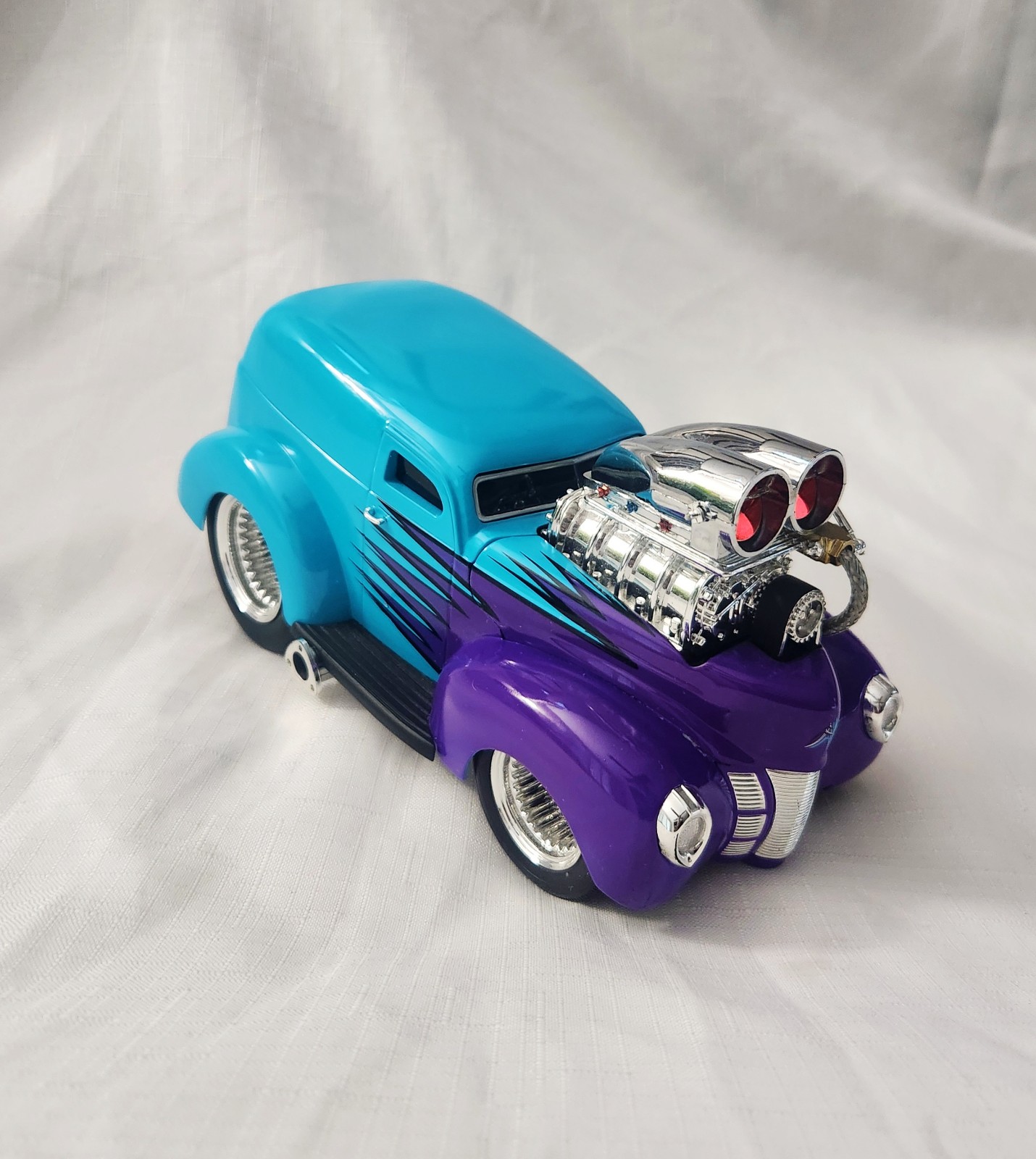 Muscle Machine 2002 Funline Speed Kit 1940 Sedan 1/18th Rare Y2K Limited Edition
