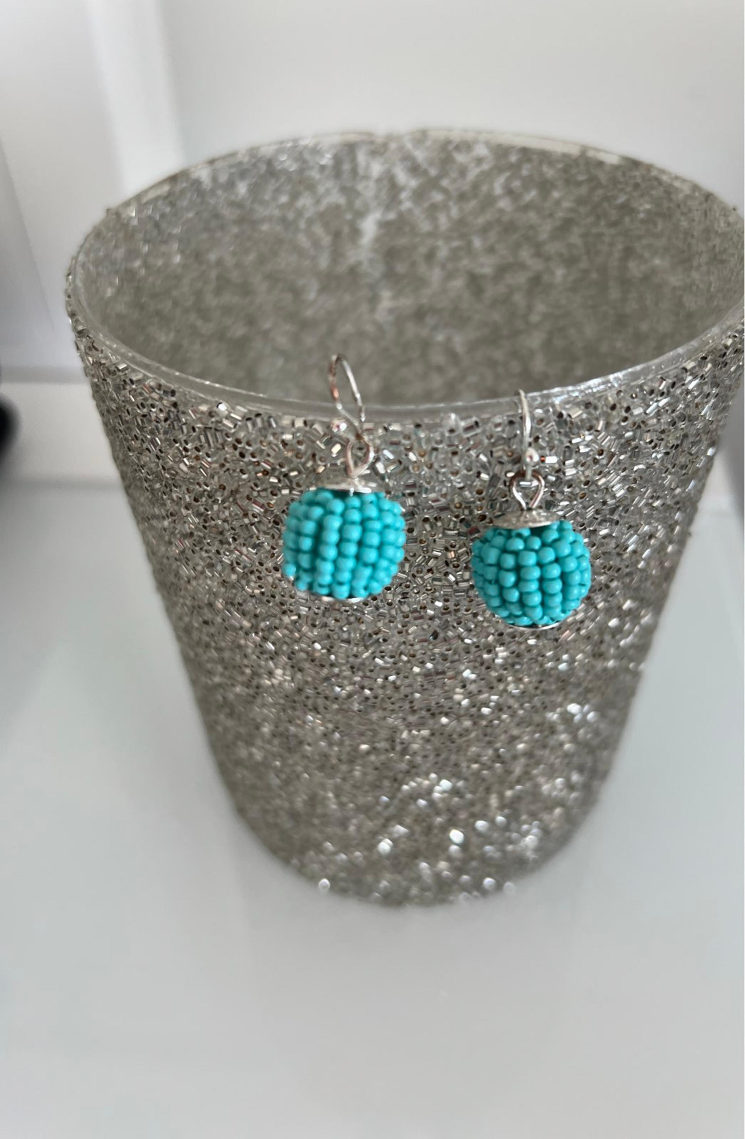 Lauren Conrad turquoise and silver color beaded