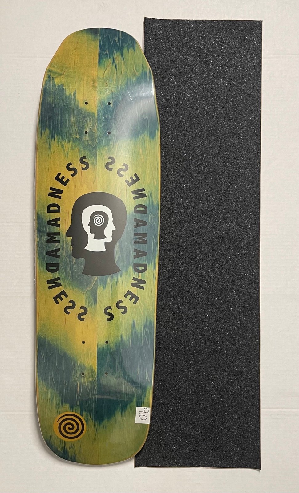 MADNESS IMPACT LIGHT R7 9.0”SKATE DECK+ G tape
