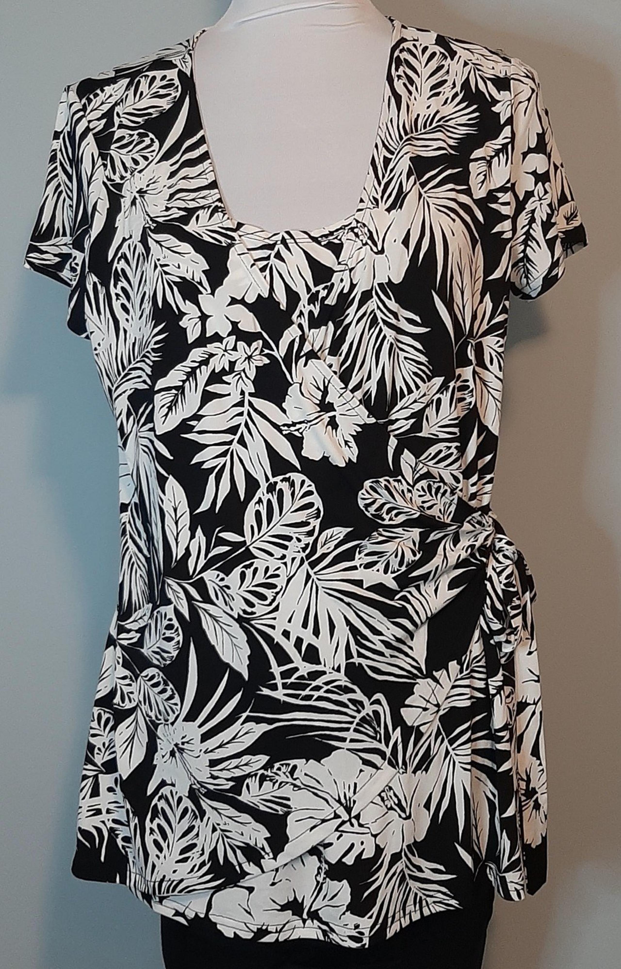 NEW Motherhood Nursing Short Sleeve Blouse Size L Large Black & White
