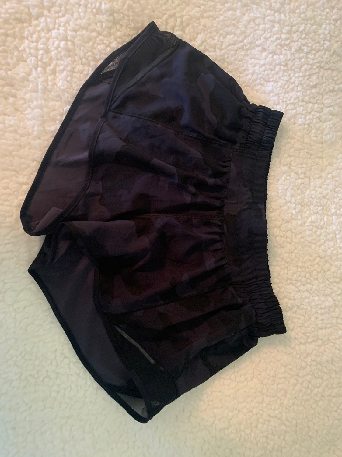 Lululemon hotty hot shorts 2.5
