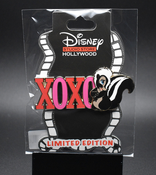 Disney DSSH Bambi Flower Skunk XOXO LE 400 Pin (B4)