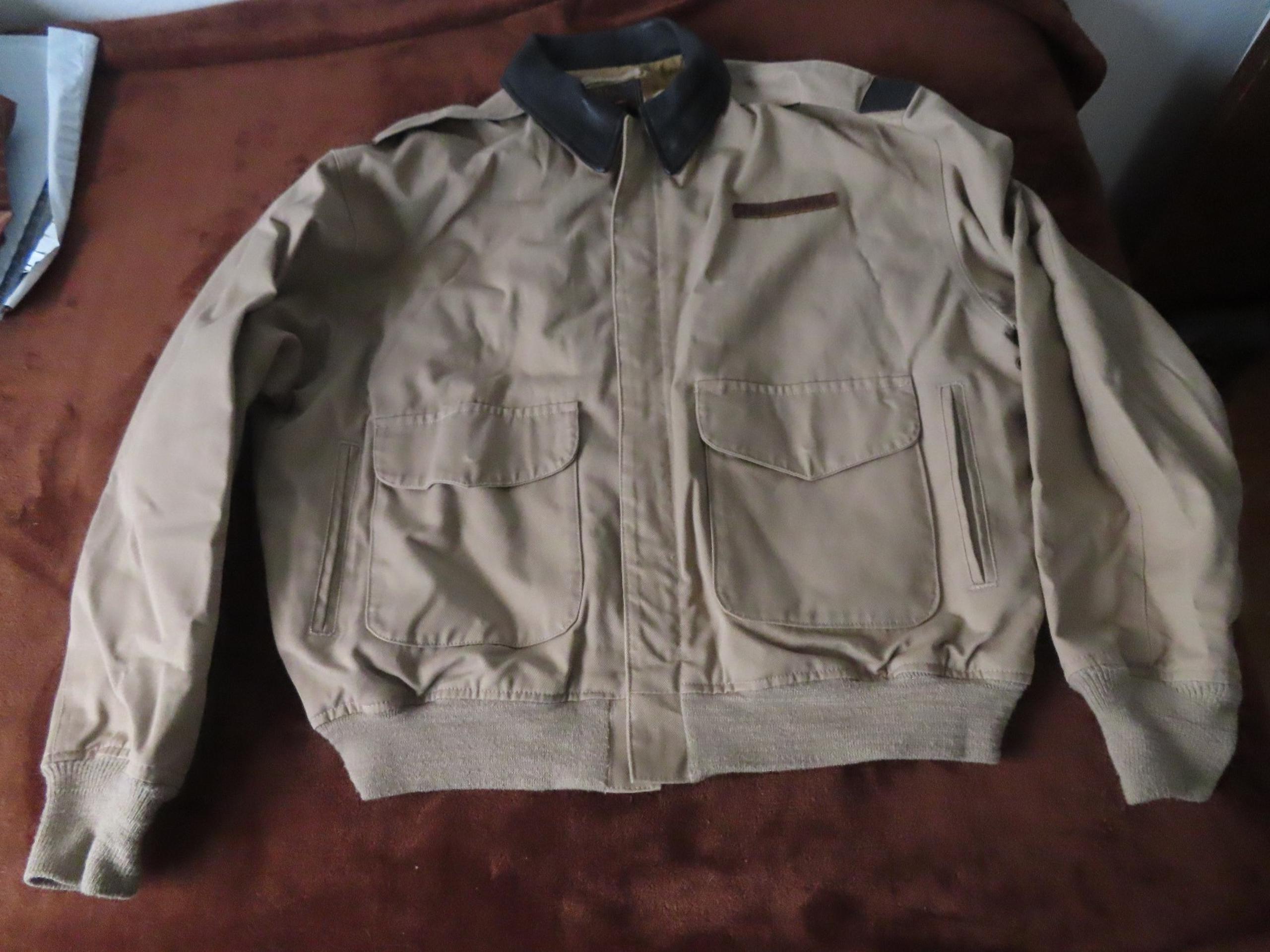 Cockpit USA Mens Flight Jacket Size L Khaki Type A-2 Leather Collar Z29S79