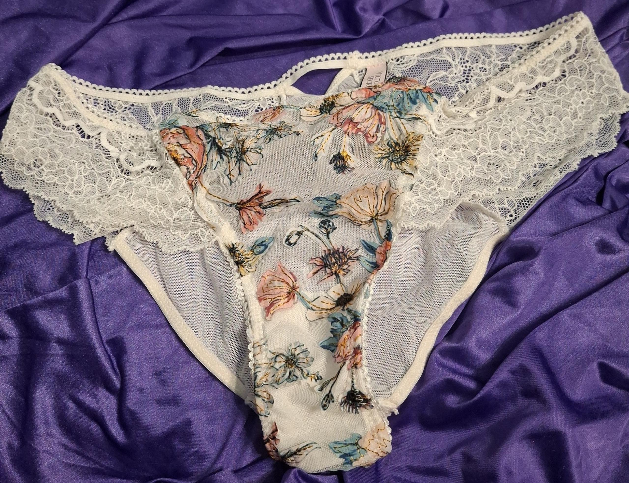 DREAM ANGELS Scalloped Lace Cheekini Pantie Floral Large NEW - Victoria's Secret