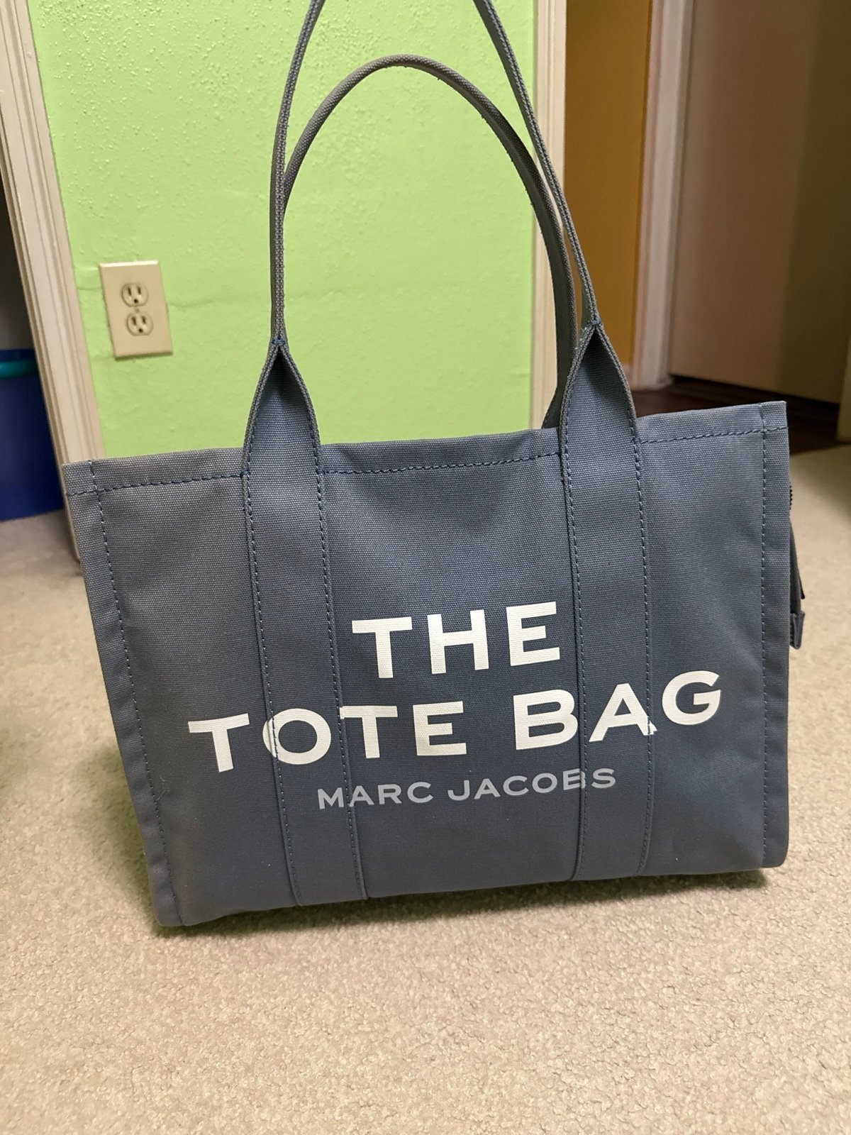 トートバッグ MARC JACOBS LARGE BLUE SHADOW CANVAS TOTE BAG MARC JACOBS The Large Tote Blue Shadow M0016156