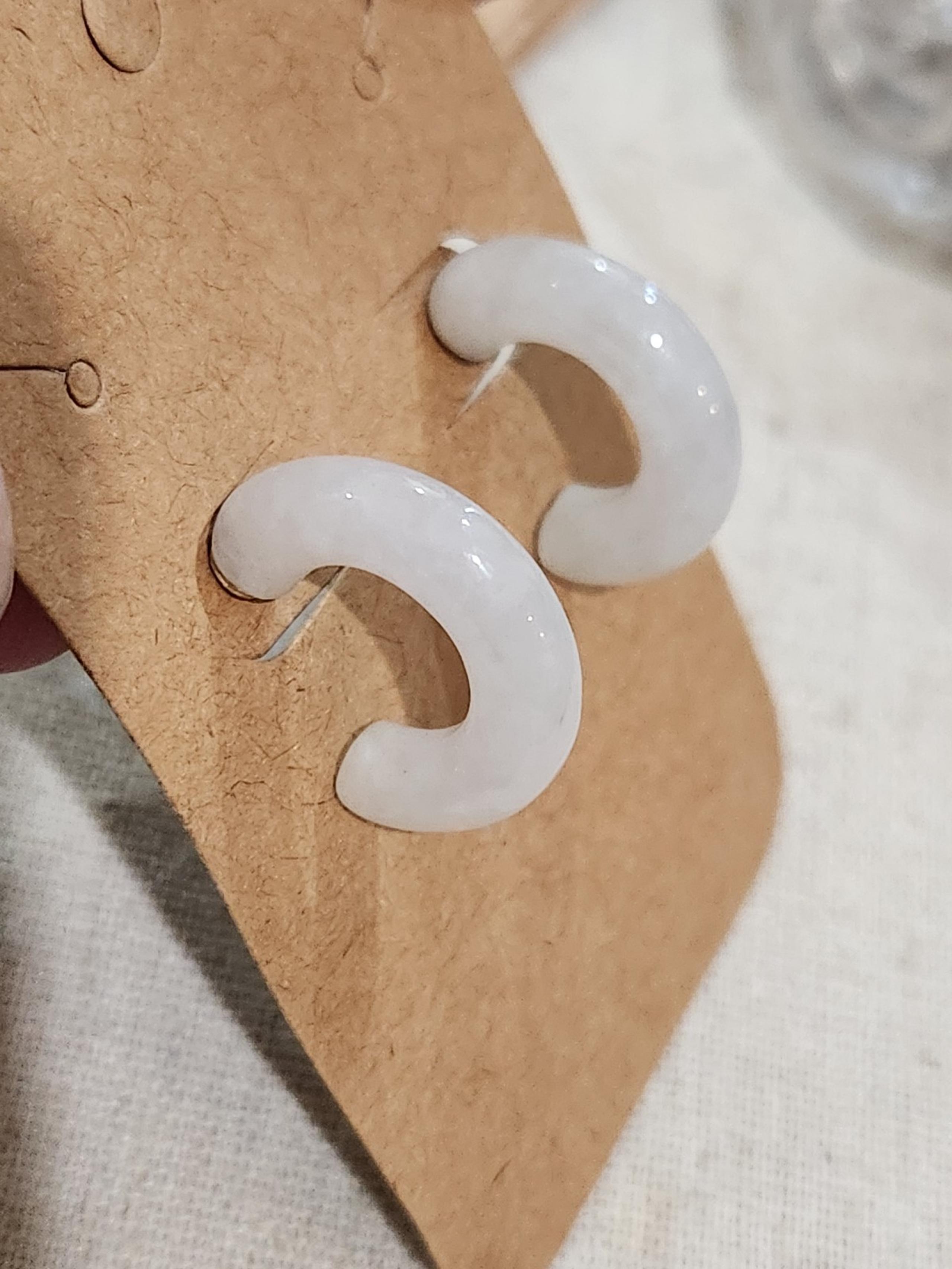 Light Pal Green Jade Hoop Pierced Earrings