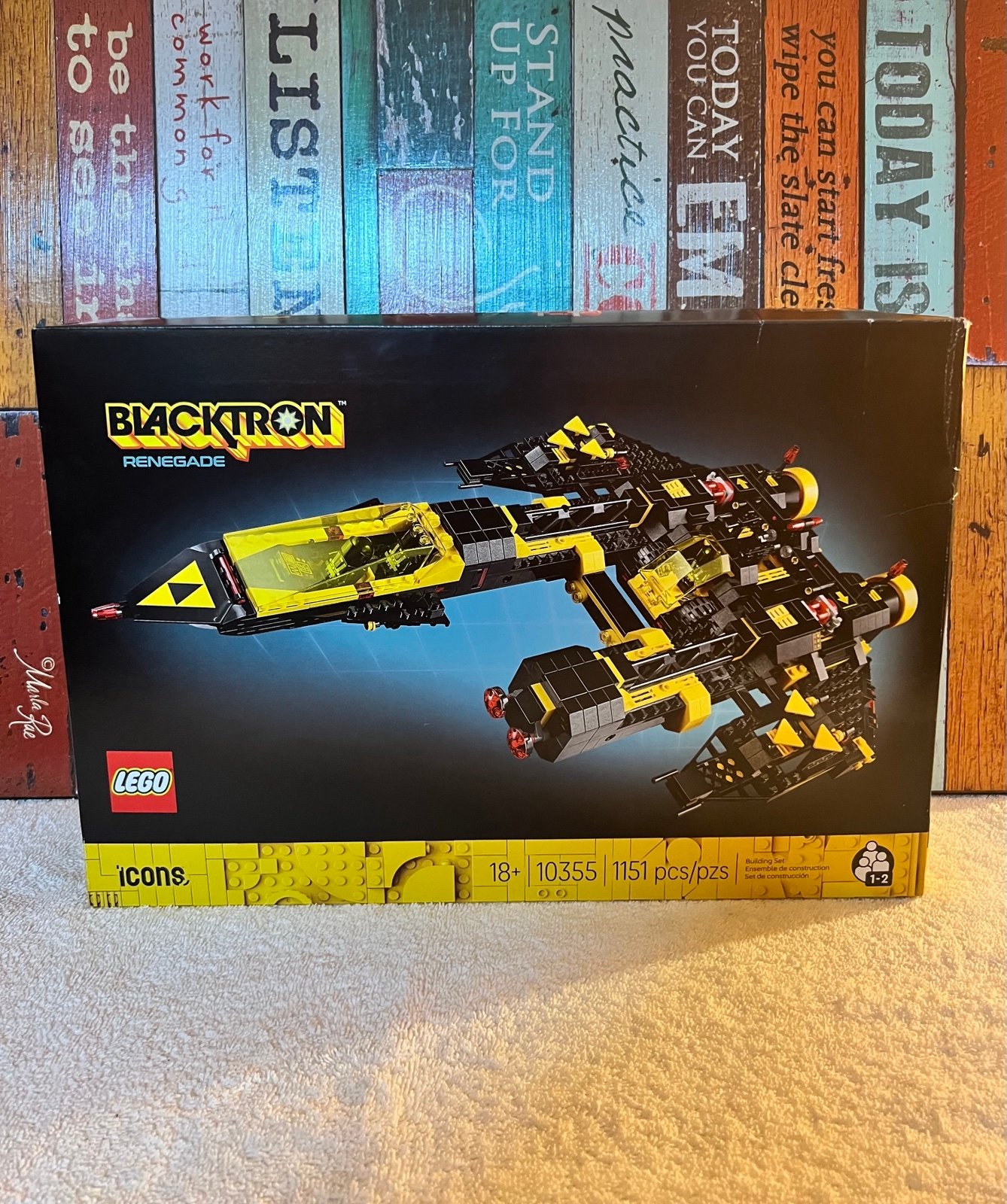 LEGO Icons: Blacktron Cruiser (10355)