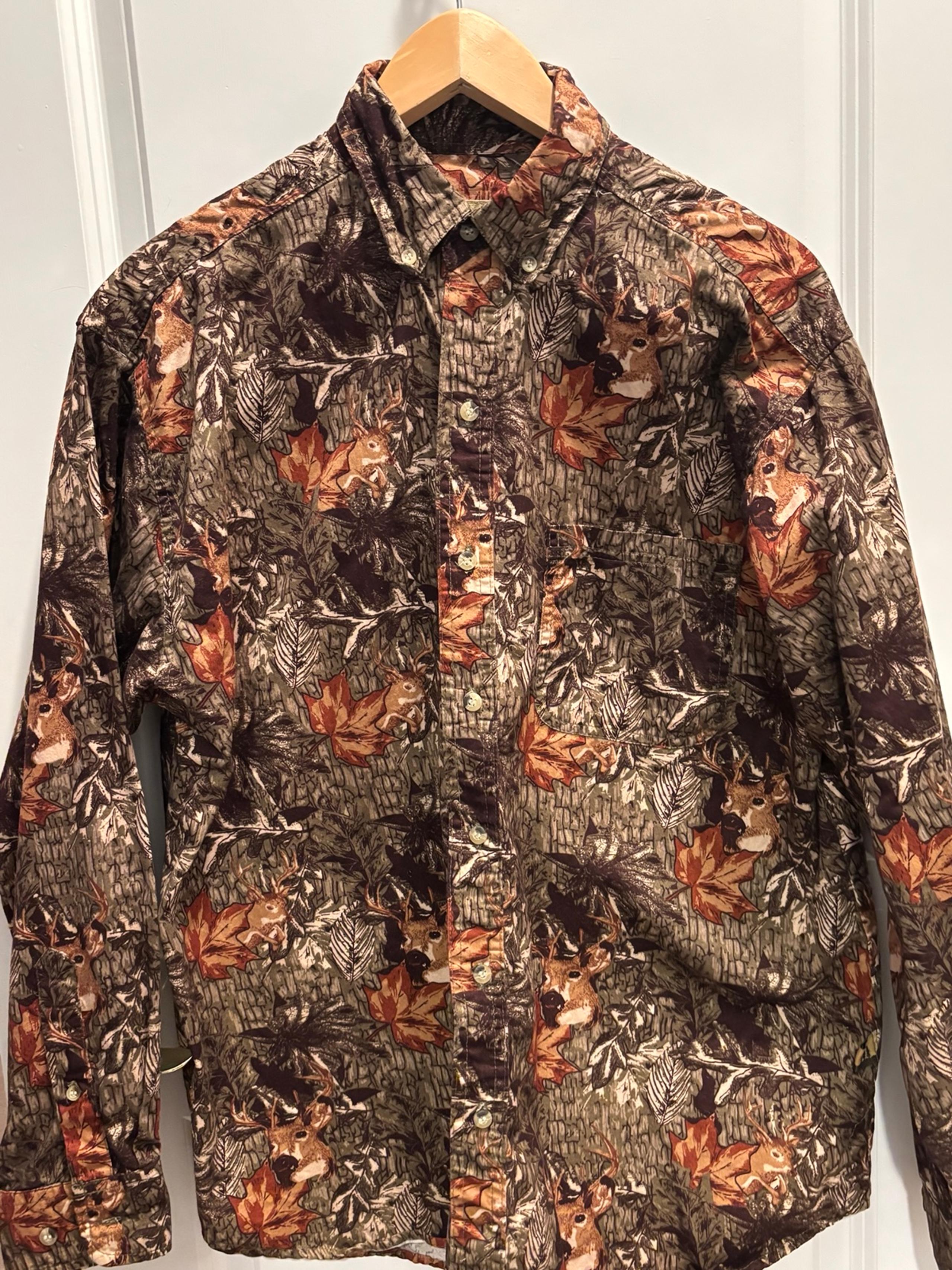 Vintage Field Tested 100% CottMen's White Tail Buck Camouflage Button-Down Shirt