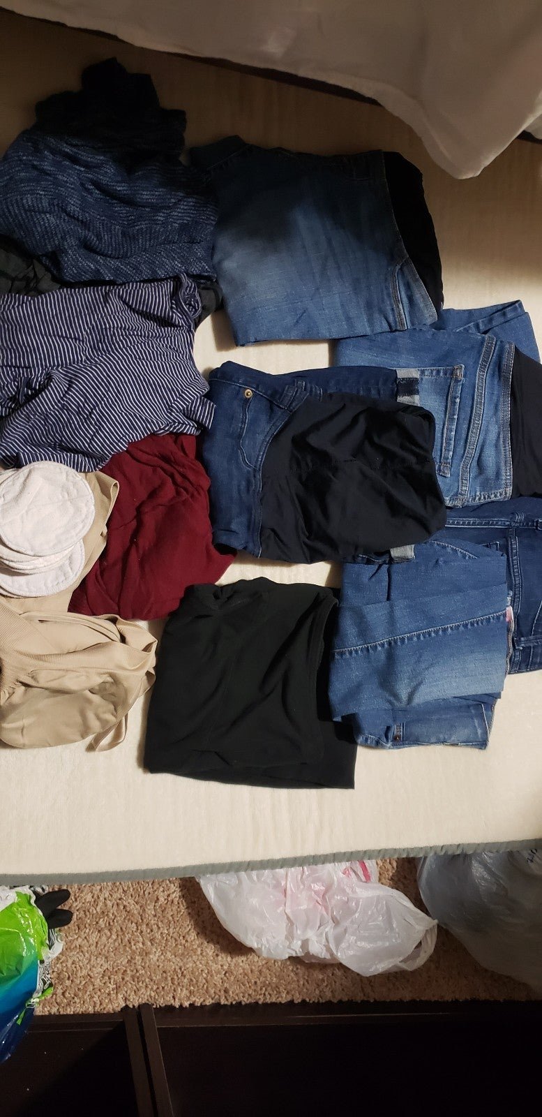 Lot of pregnancy clothes