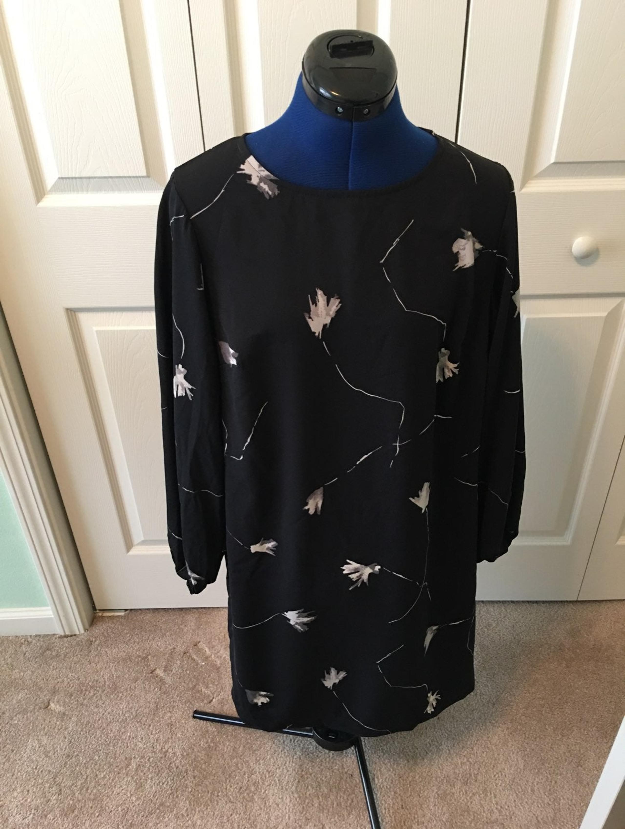 Size M long sleeve dress