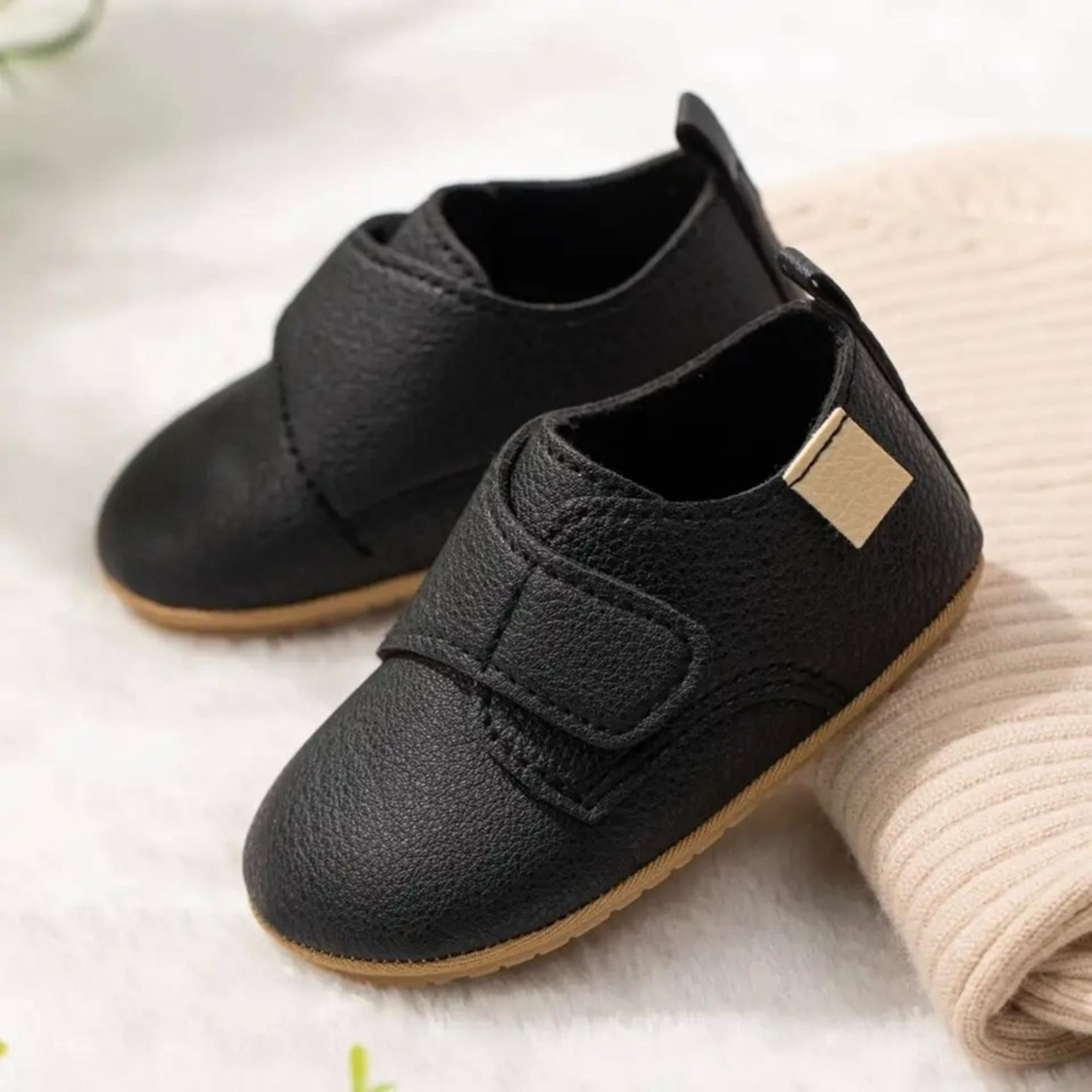 New baby  leather shoes Size 2, 7-12 months